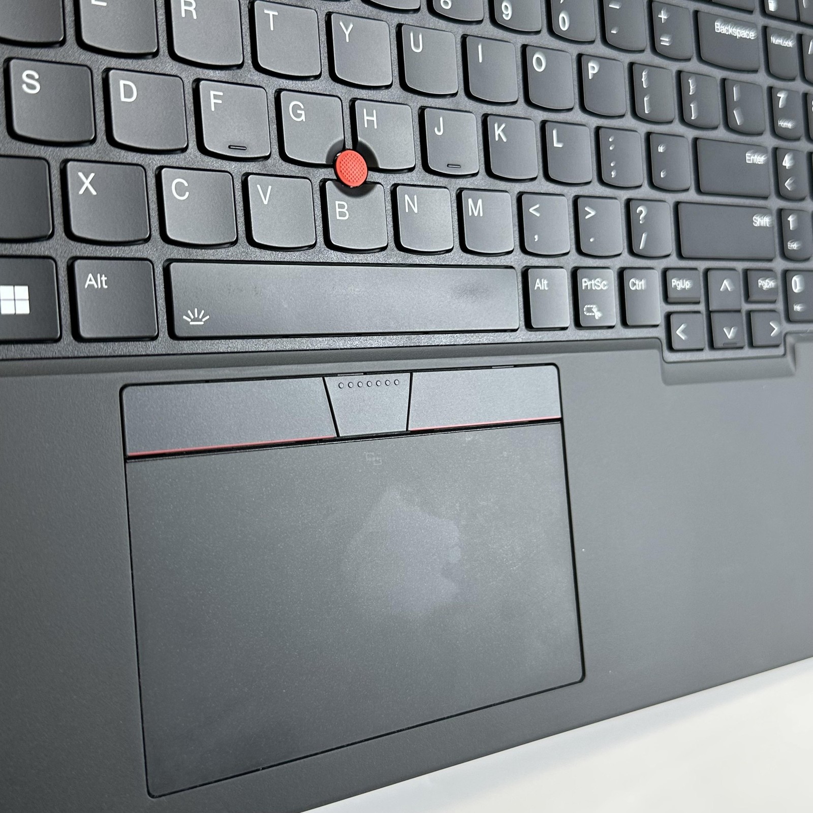 Lenovo ThinkPad P16s Gen 1 FHD+ 2.7 GHz Ryzen 7 PRO 6850U 32GB 1TB SSD Very Good