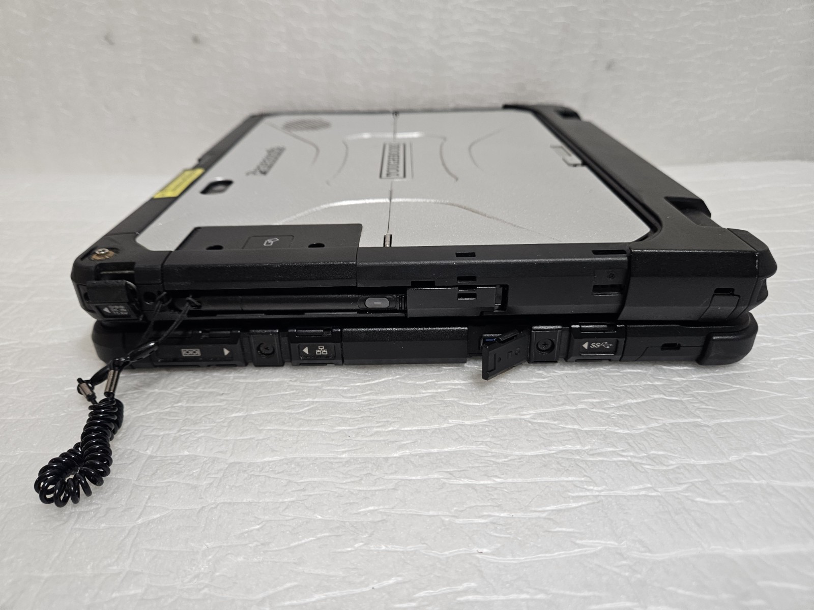 Panasonic Toughbook CF33 Intel I5 7600U 16GB RAM, Win11 Pro, No Hdd 0% Batt Life