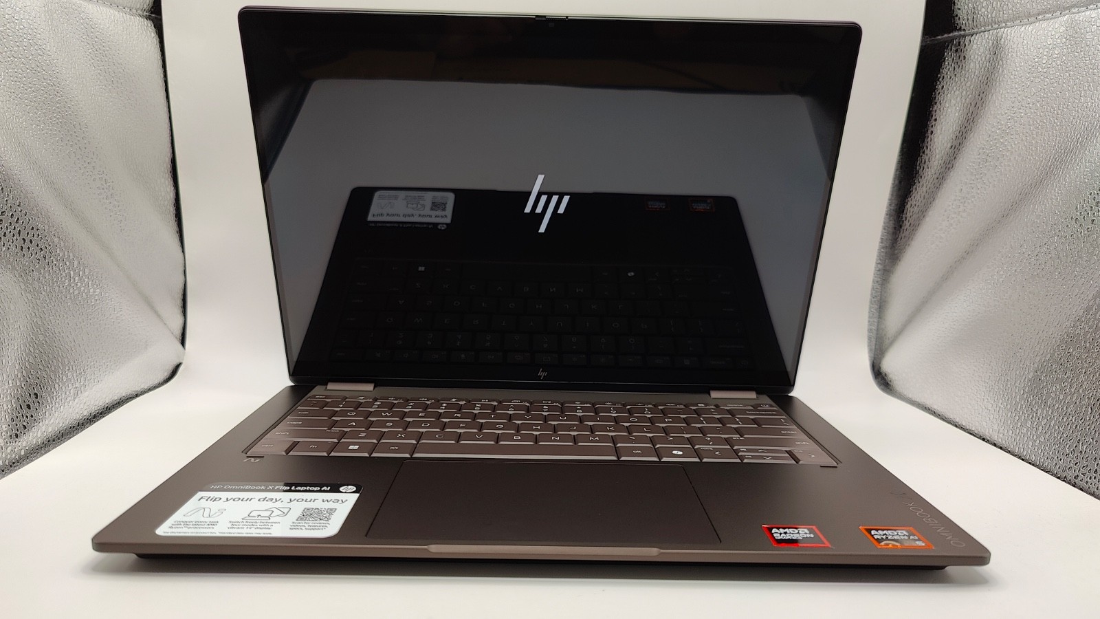 HP OMNIBOOK X 14″ OLED TouchScreen/512GB/16GB/AMD Ryzen AI 5 430/FREE SHIPPING!