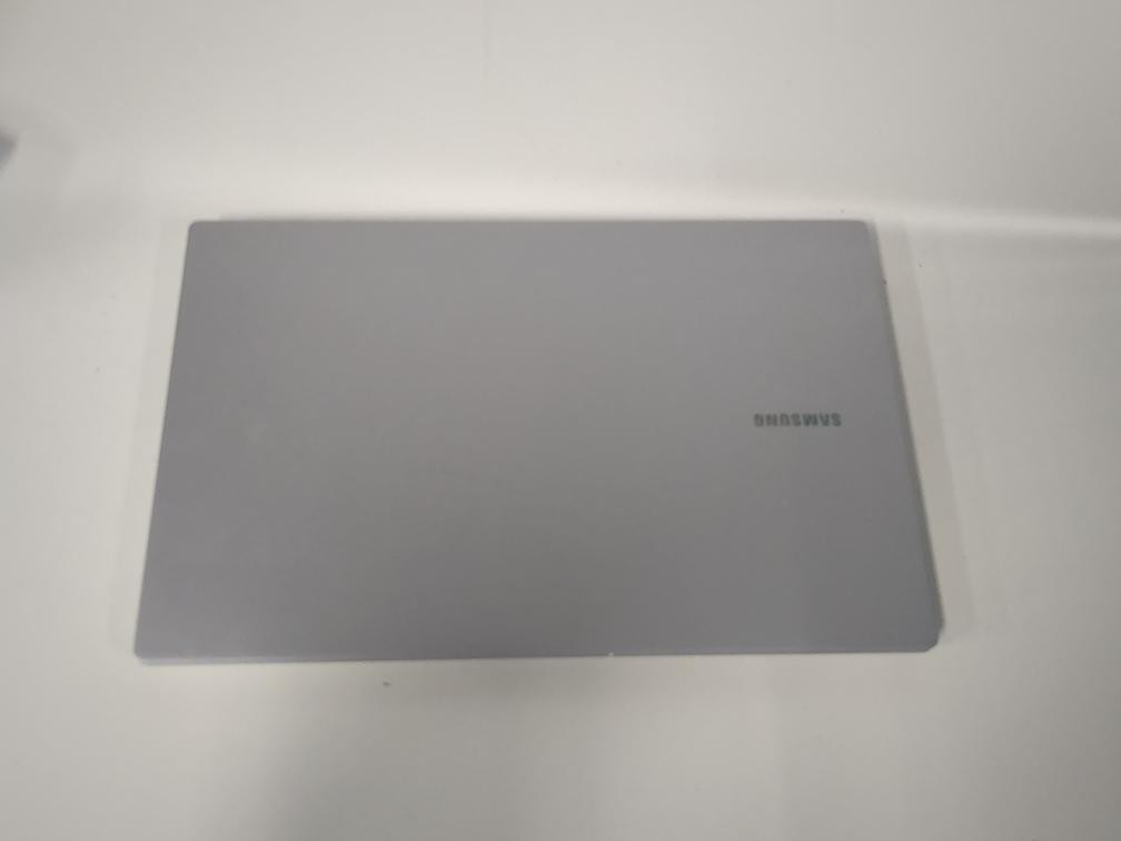 SAMSUNG NP750XGL7 150U 1.8GHz 16GB RAM 512GB SSD no charger (P18028291)