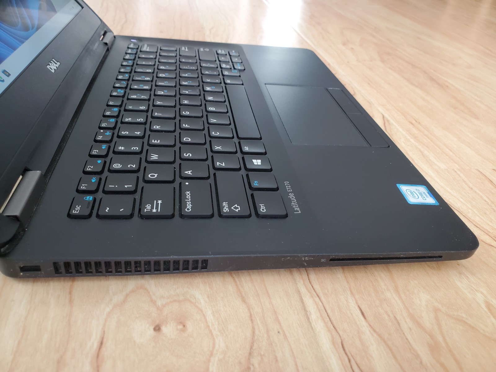 Used Dell Latitude7270 Core i7 Wndows 11 512gb SSD Drive 16gb RAM laptop