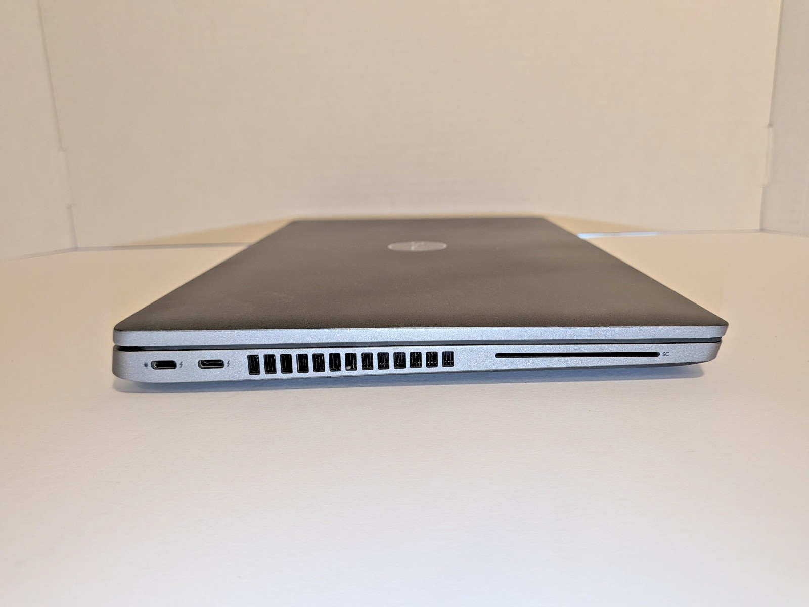 Dell Latitude 5430 | Linux Mint 22.3 | 12th Gen 10 Cor i7 | 16GB RAM | 512GB SSD