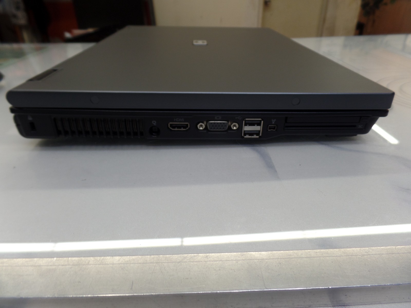Vintage HP Mobile Workstation 8710w 17″ 2.5Ghz C2D T9300 4GB 160GB Win10Pro Mint