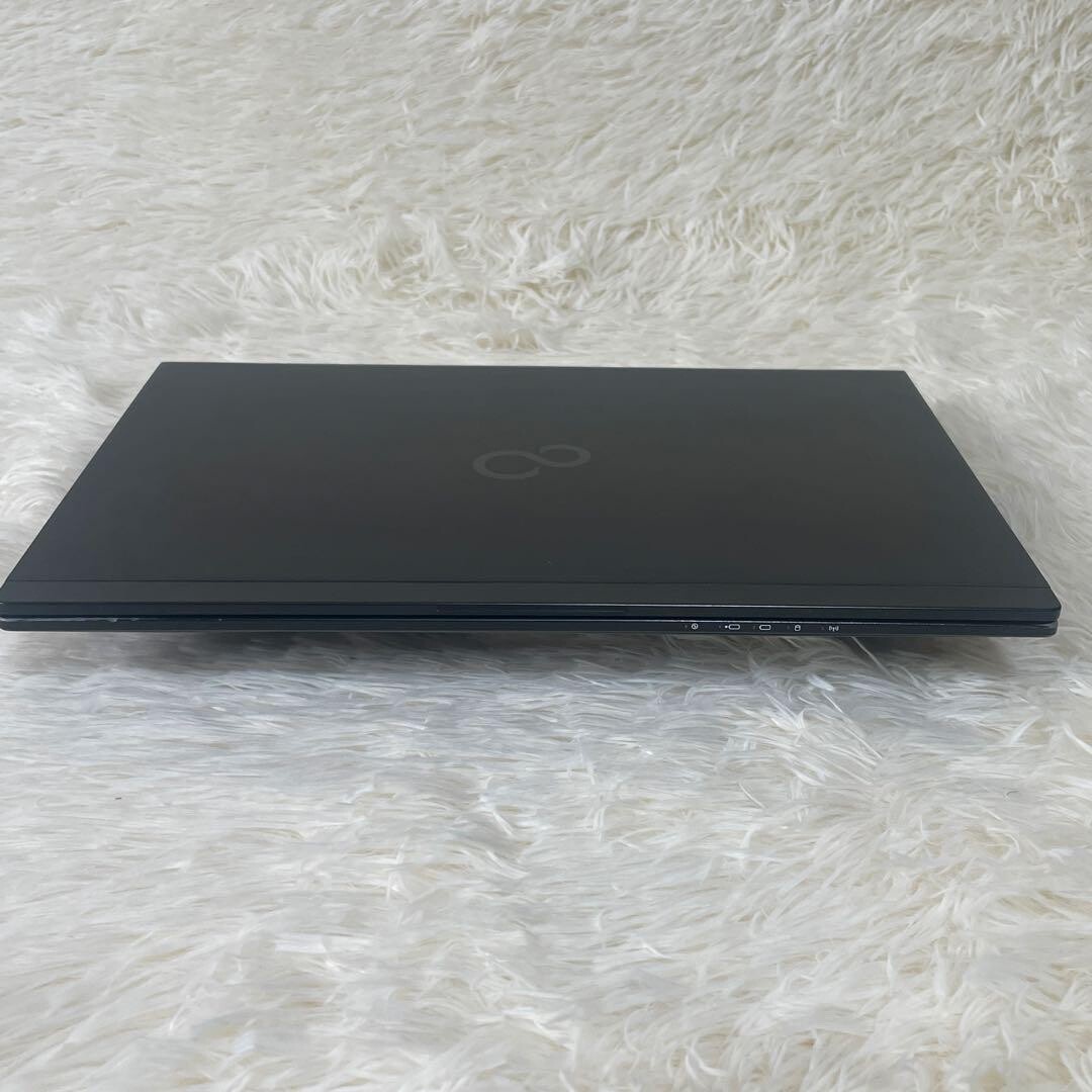 Fujitsu LIFEBOOK U939/B i5-8365U Intel Core i5 13.3inch Black Good