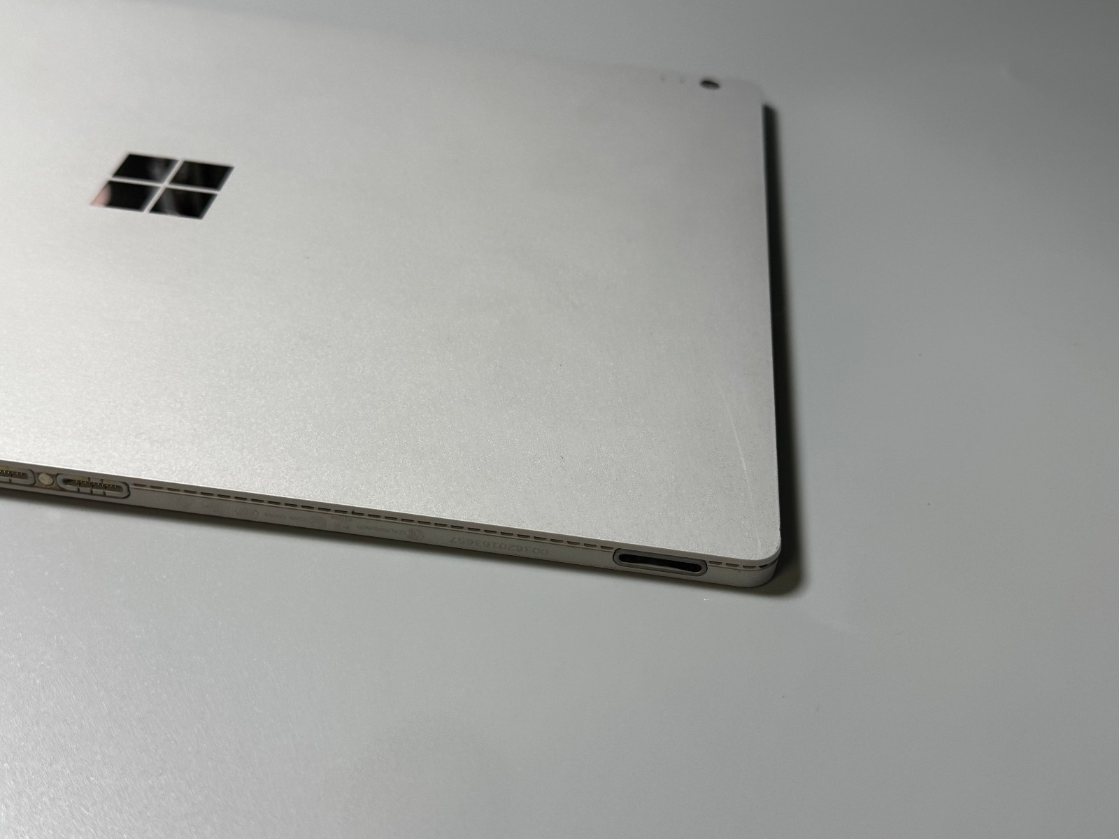Microsoft Surface Book 1703 13.5″ i5-6300U 8GB Ram 128GB SSD NO KEYBOARD!!