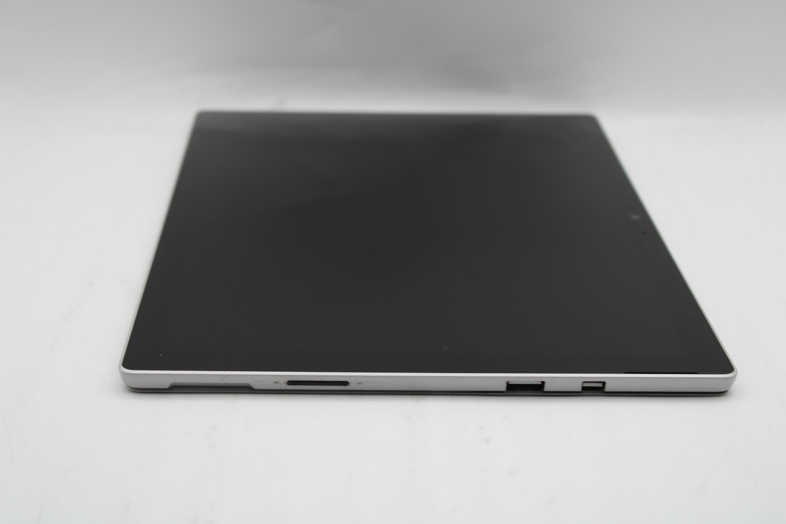 Microsoft Surface Pro 5 1796 i5-7300U @ 2.6 GHz 8GB RAM 256GB SSD No OS