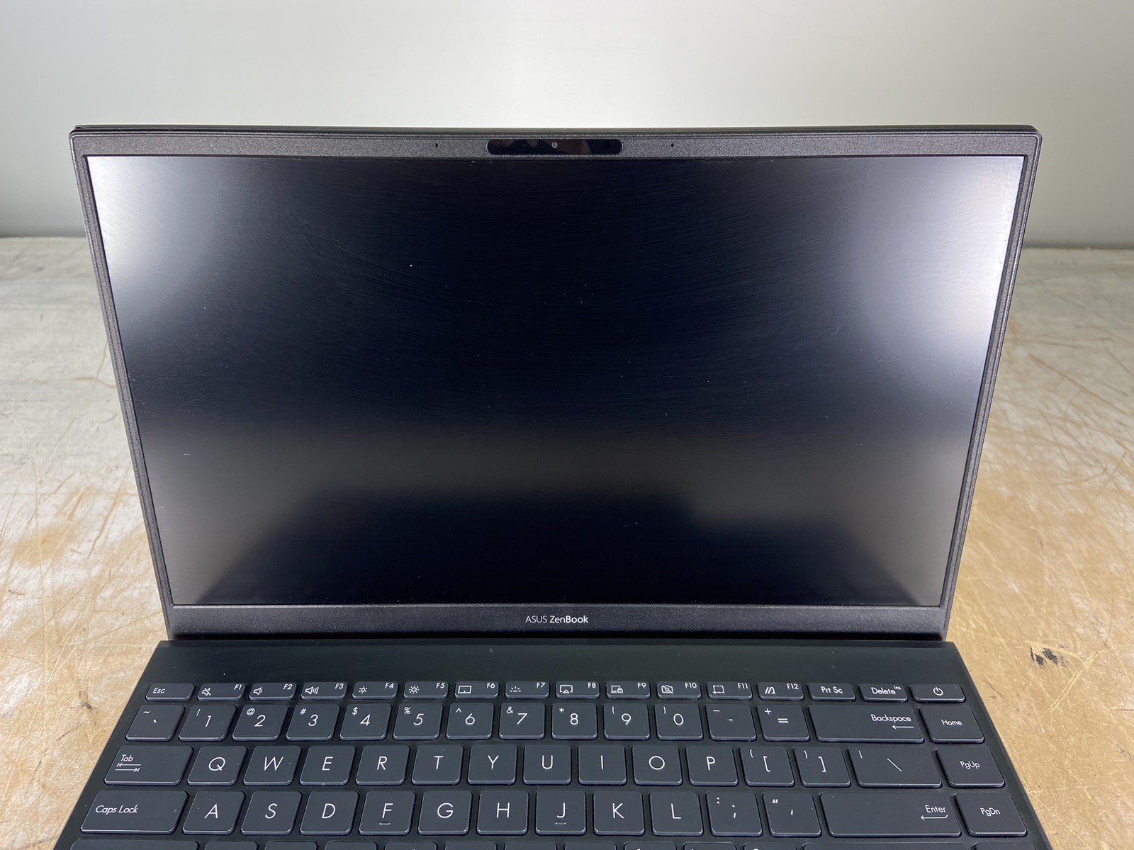 ASUS UM425I ZENBOOK RYZEN 7 4700U @ 2.0GHz, 16GB RAM, NO HDD/OS