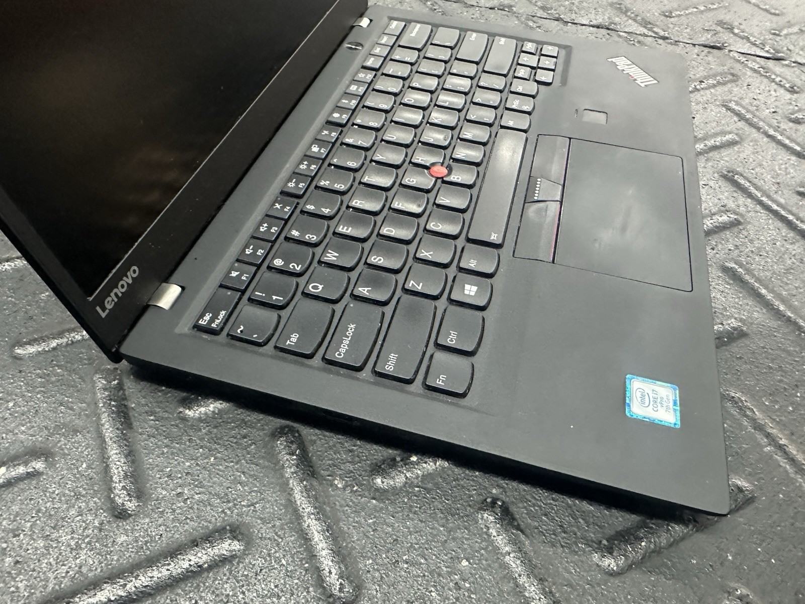 Lenovo ThinkPad X1 Carbon 14″ GEN 5 – i7-7600U 16GB RAM *NO SSD* – READ! Laptop