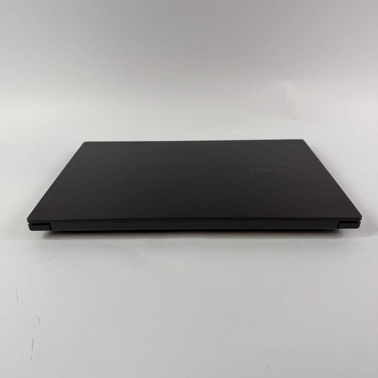Asus Vivobook Pro 15 Core Ultra 9 185H 2.5GHz 24GB RAM 2TB SSD READ