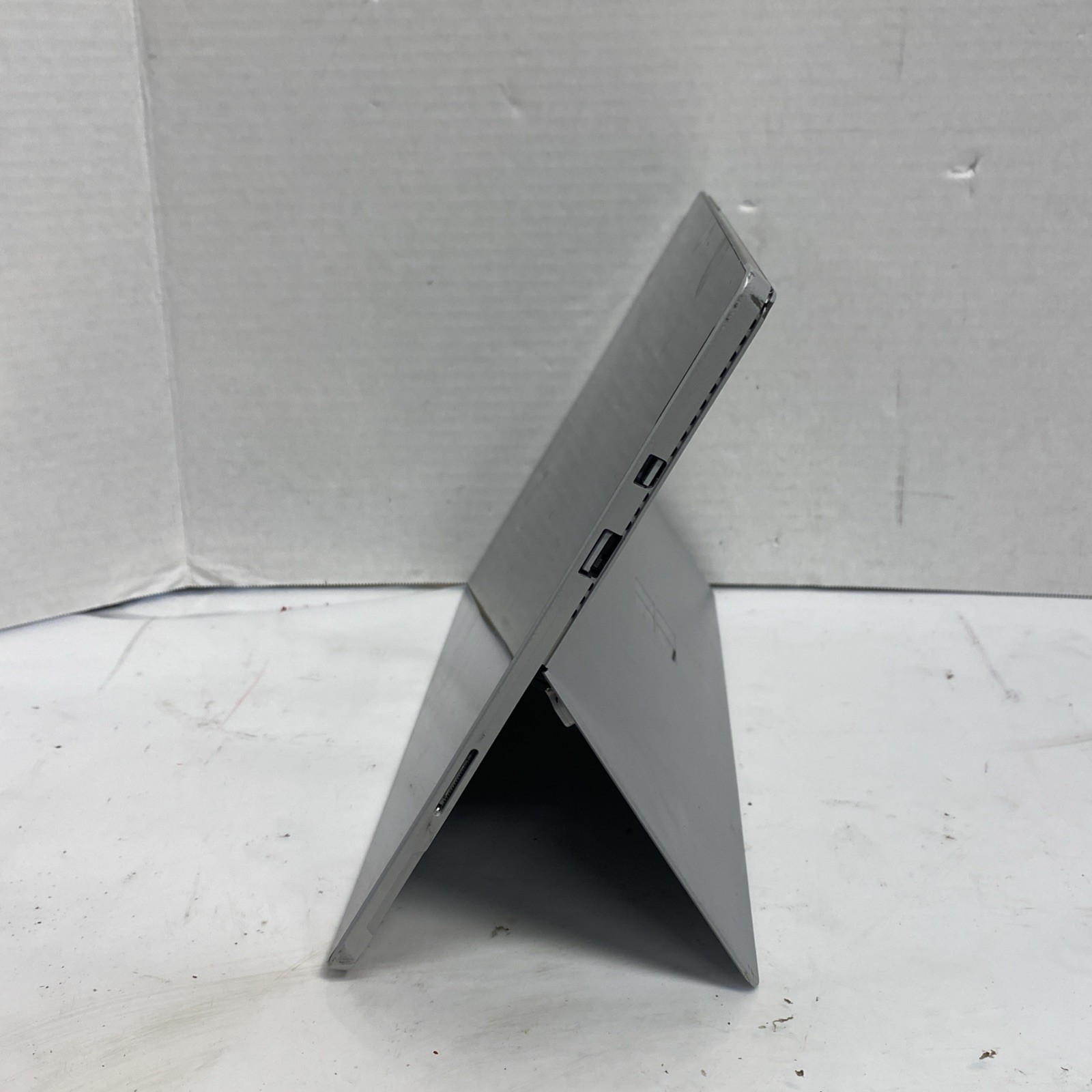 Microsoft Surface Pro 4 1724 256GB/FOR/PARTS/
