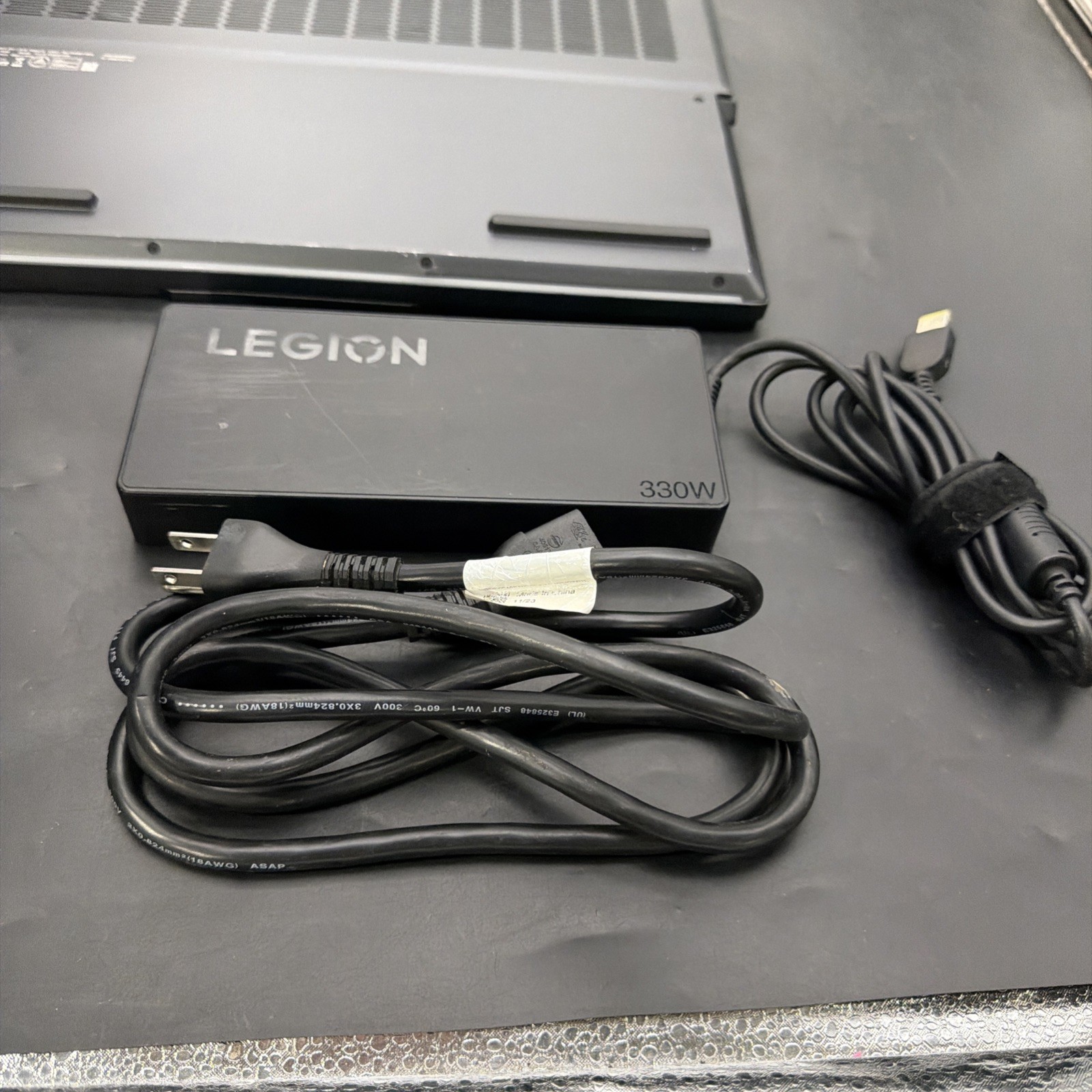2024 Lenovo Legion Pro 7 16IRX8H 16″ (i9-13th @5.40GHz, 32GB RAM, 2TB SSD, 4090)