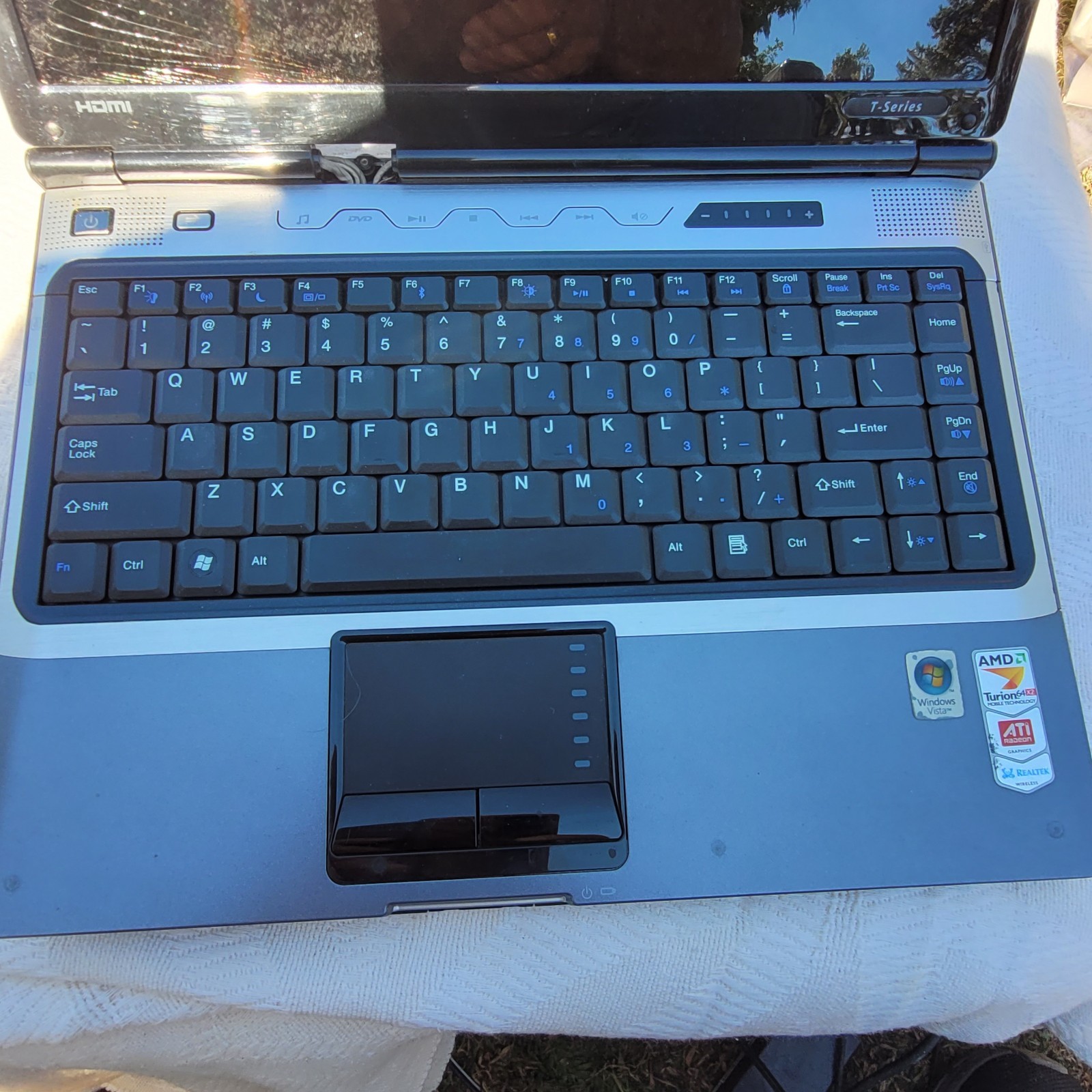 Gateway W350A 14″ Laptop AS IS Parts Only. W/ Power Adapter No Battery