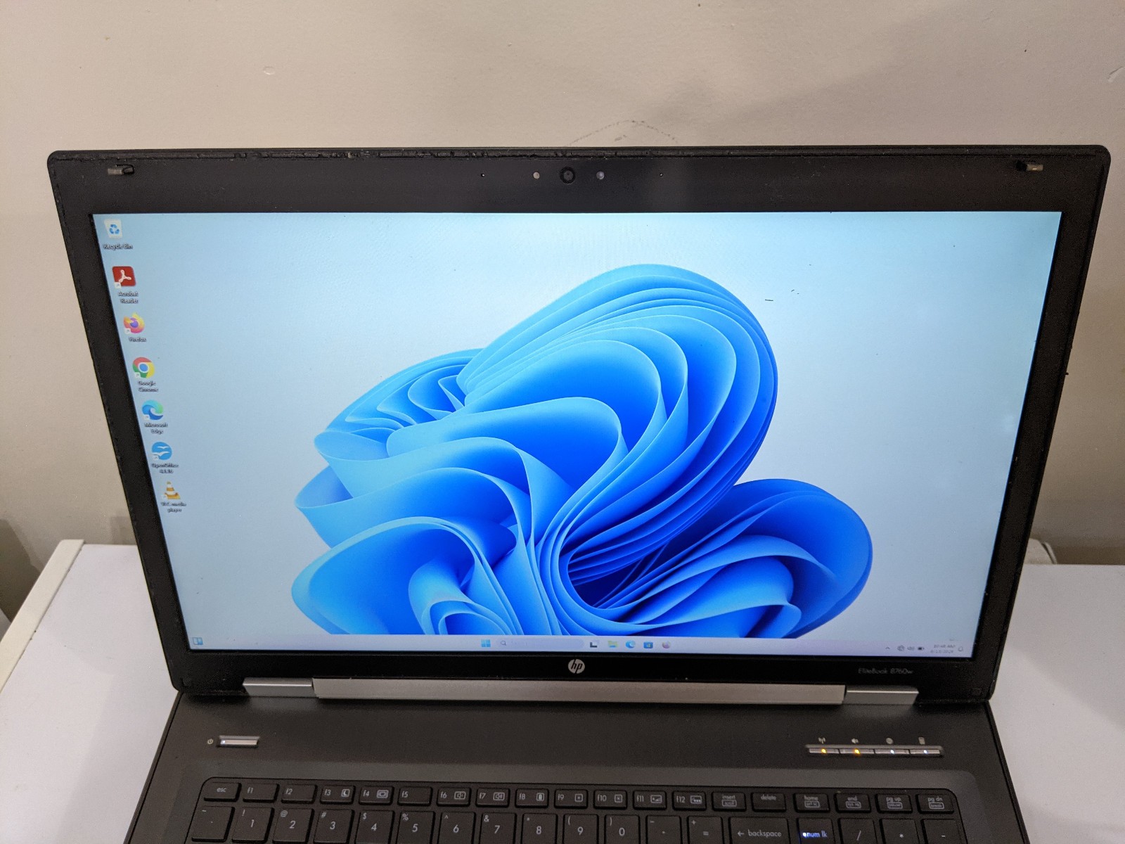 HP Elitebook 8760W Workstation 17.3” Core i7-2630QM 2.00GHz 24GB Ram 500GB SSD