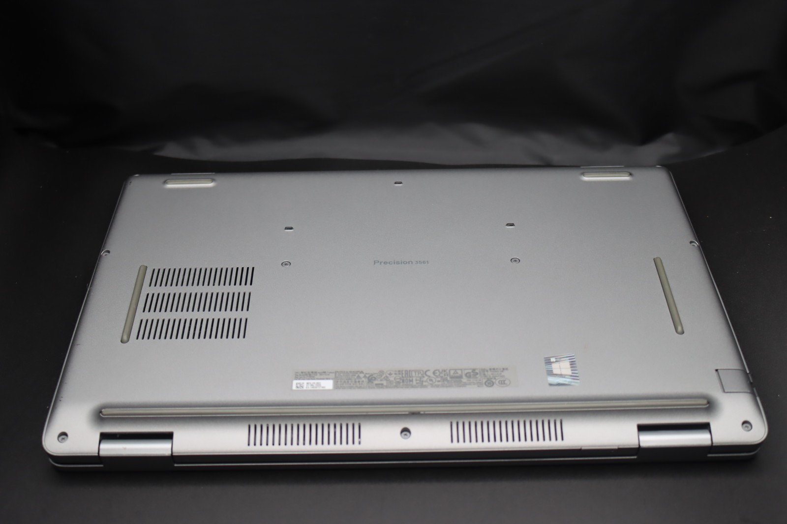 Dell Precision 3561 15.6″ (500GB SSD, Intel Core i7-11800H, 16GB RAM) NVIDIA