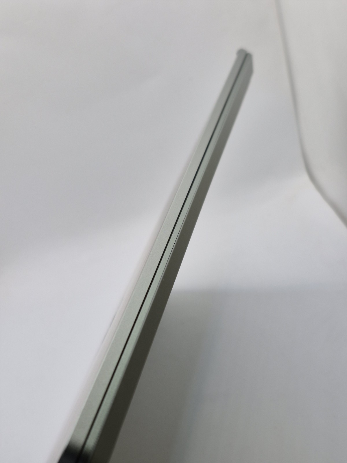 Microsoft Surface Laptop Go 3 12.4″ 8GB RAM – 256GB SSD Sage Cycle 101