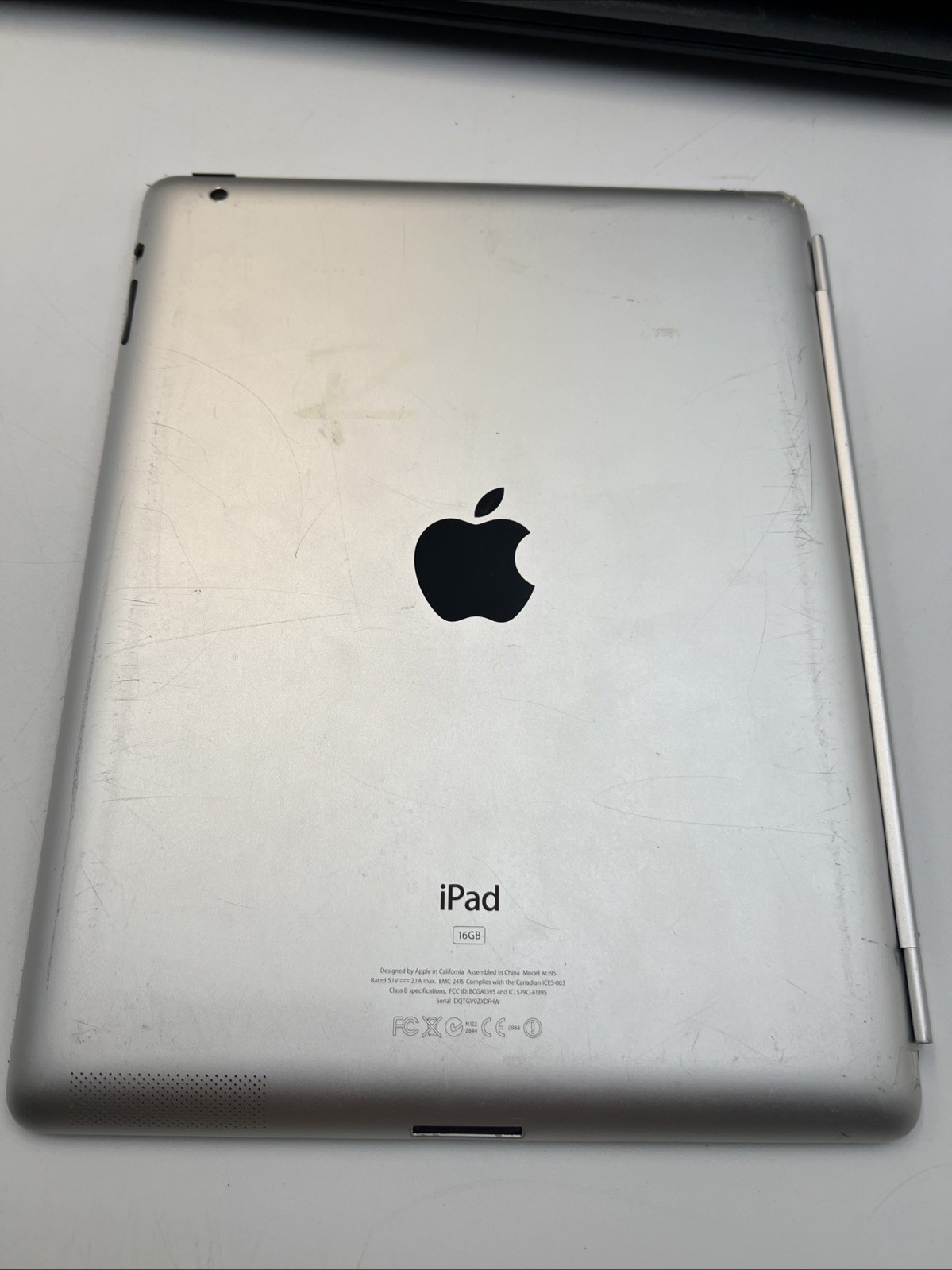 4 Laptops 1 iPad For Parts/Repair – Dell – Apple – Toshiba – Hp