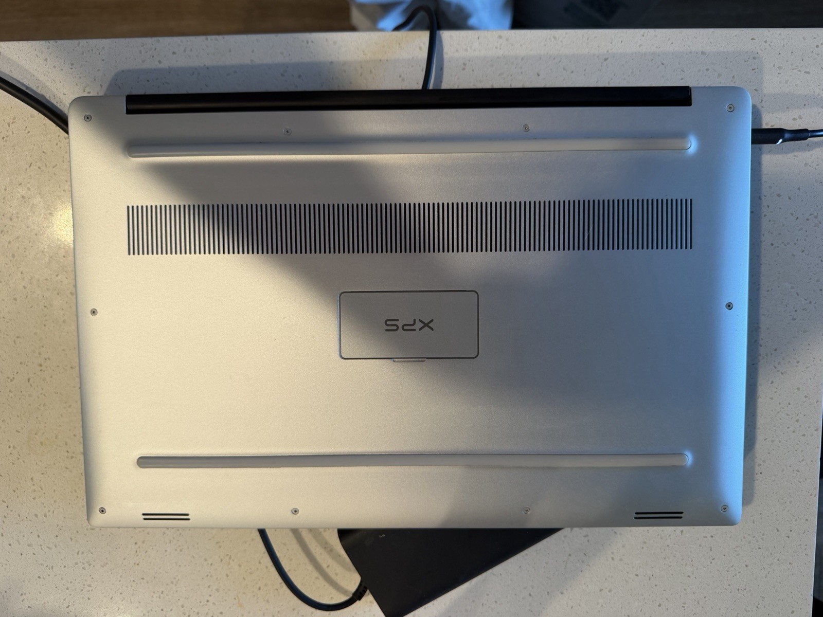 Dell XPS 15 7590 (Specs In Pictures)