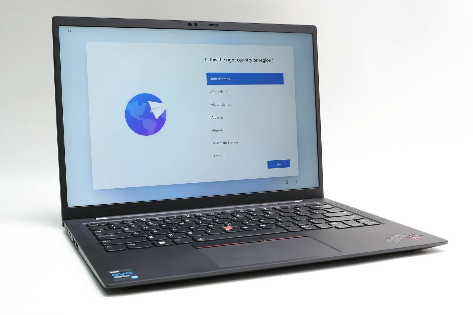 Lenovo ThinkPad X1 Carbon Gen 9 14″ FHD i7-1185G7 16GB RAM 512GB SSD Win11 Pro