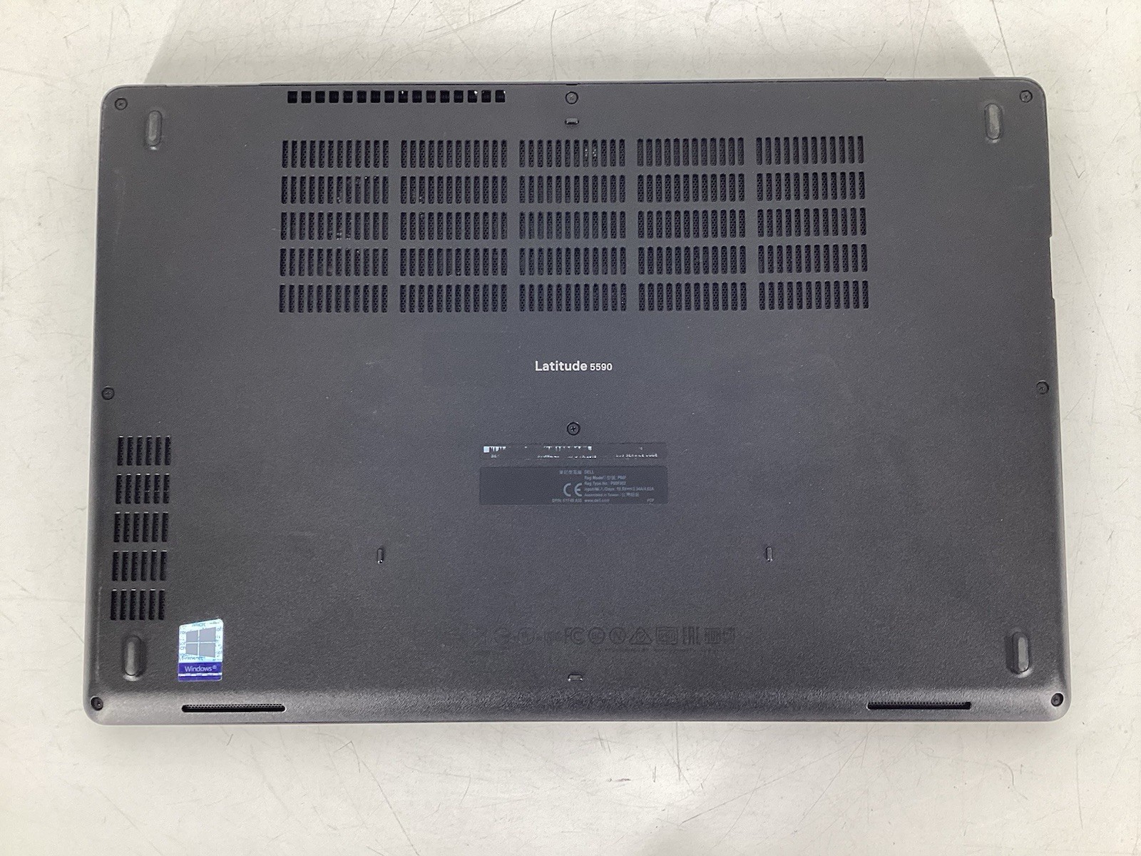 Dell Latitude 5590 15.6″ (i5-8350U @1.70GHz 8GB RAM No SSD No OS) No AC B-Grade