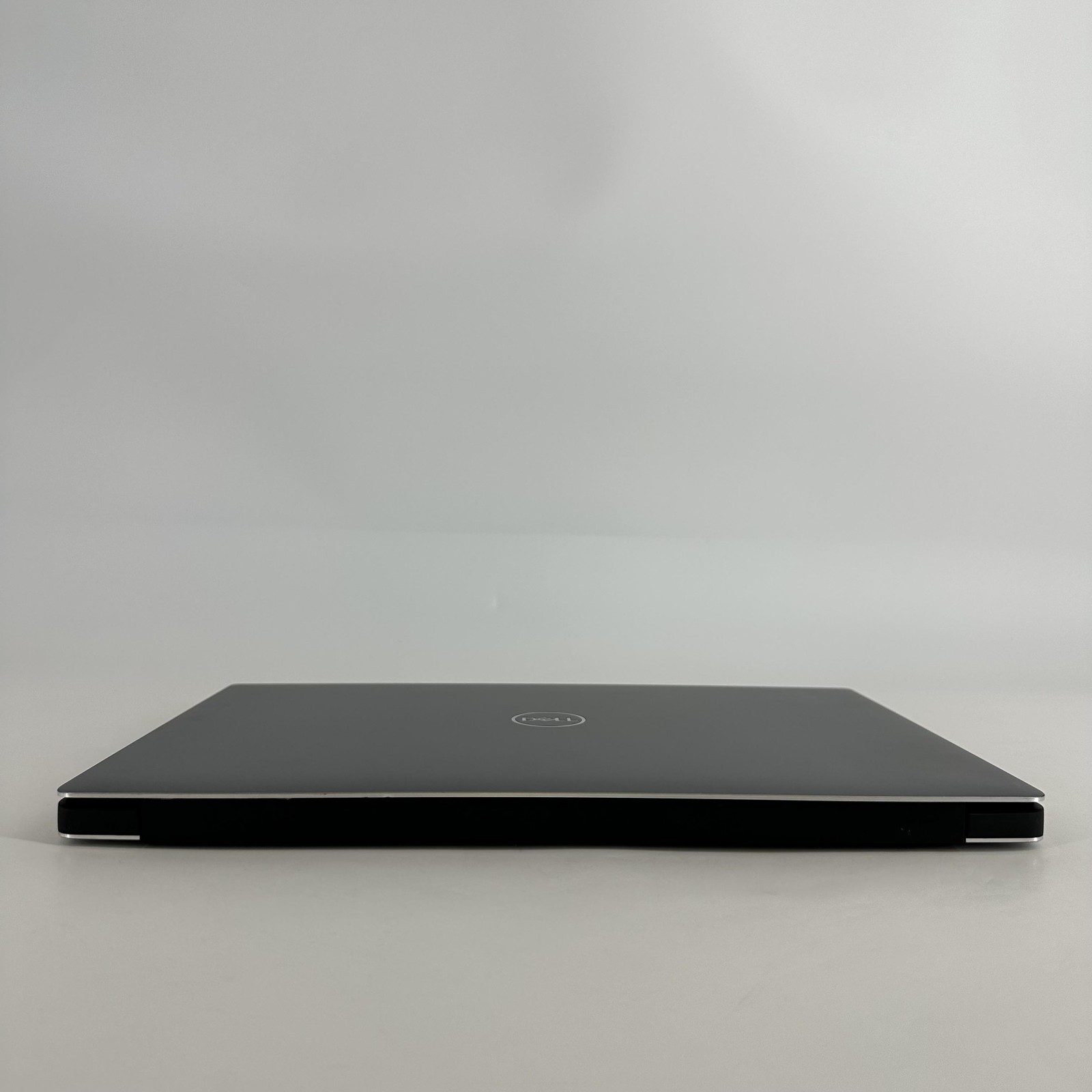 Dell Precision 5540 15.6 Gray FHD Xeon E-2276M 2.80GHz 64GB 2TB SSD Quadro T2000