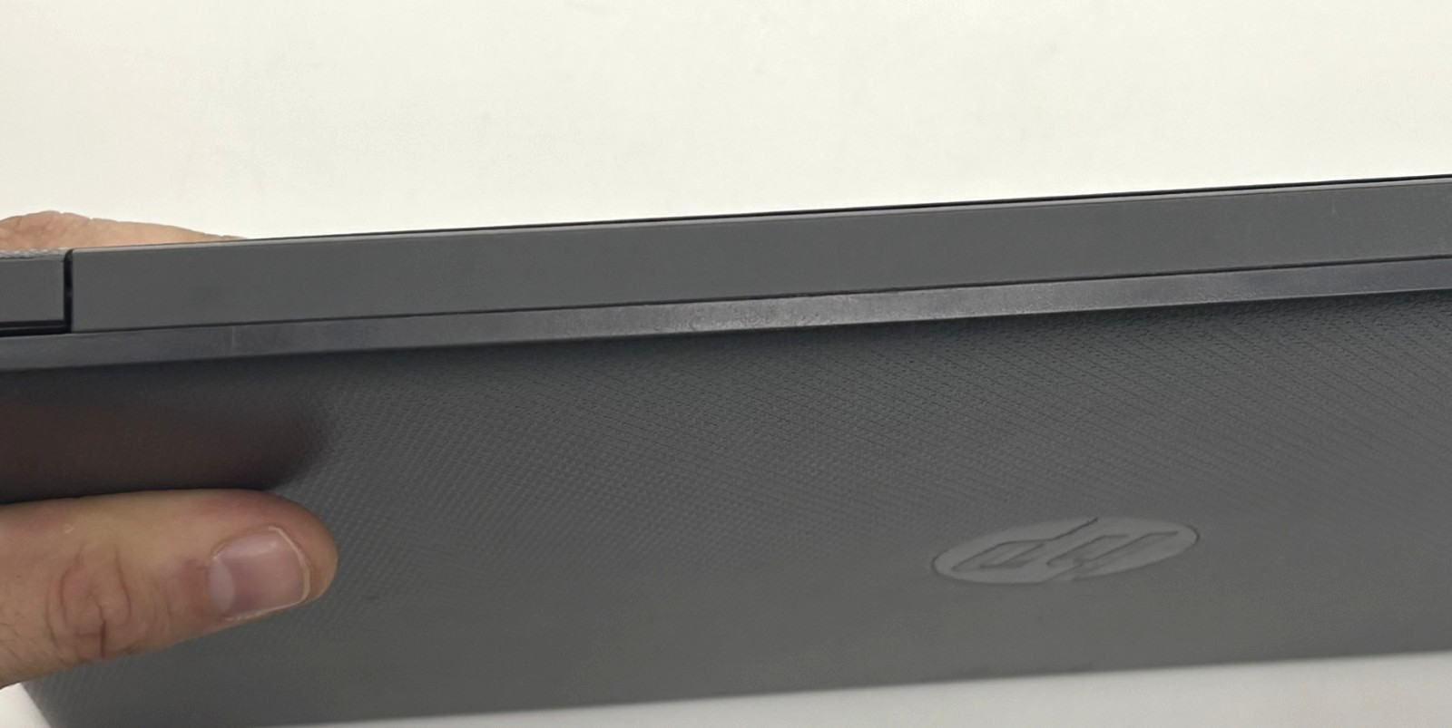 HP 250 G8 i5-1135G7 2.4GHz 16GB RAM 512GB M.2 Flaws (Cracks/hinge) W11
