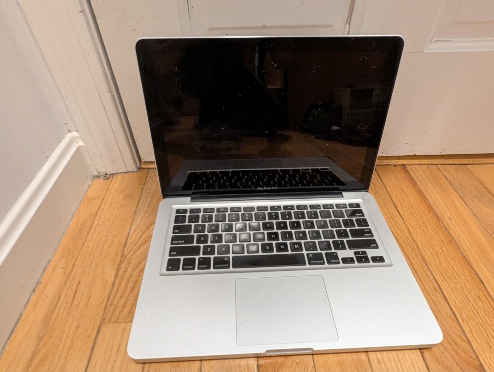 Apple Macbook pros from 2012-2017 3 units for parts not working