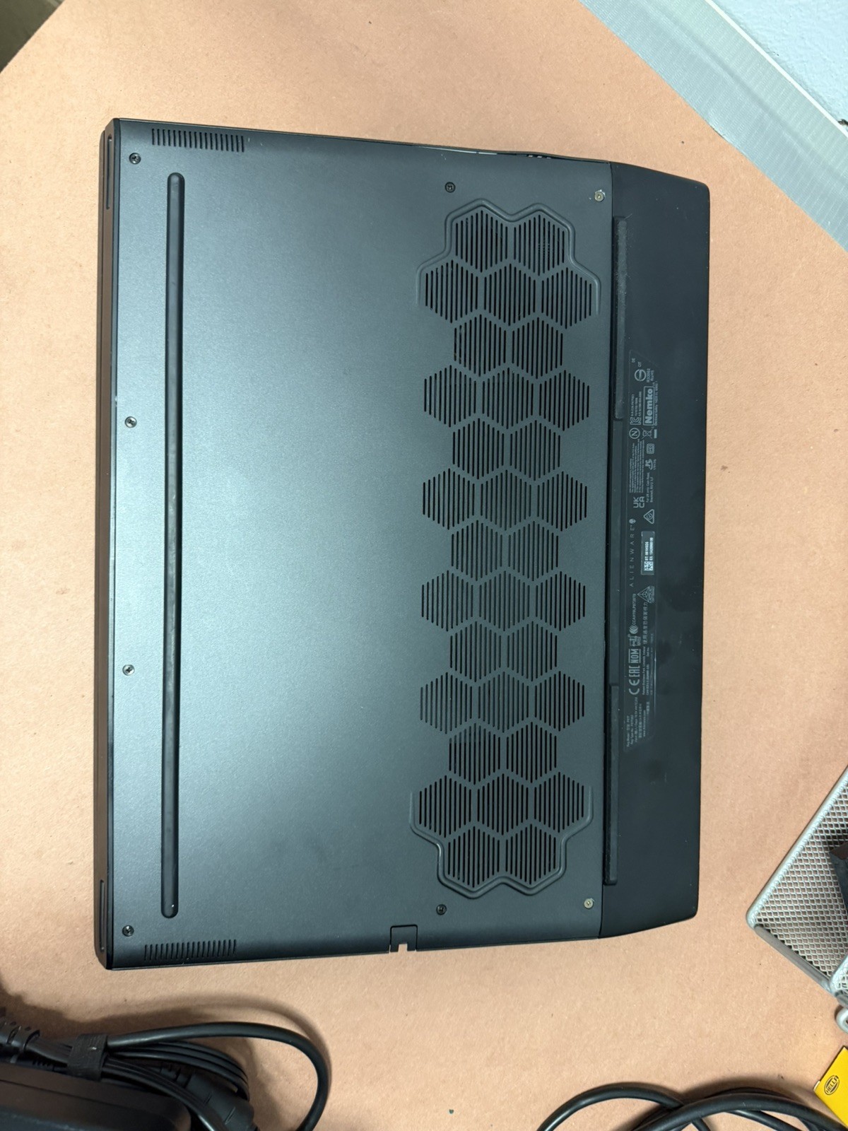 Alienware m15 R4 15.6″ Gaming Laptop i7-10870H RTX 3060 16GB RAM 1TB SSD 144Hz