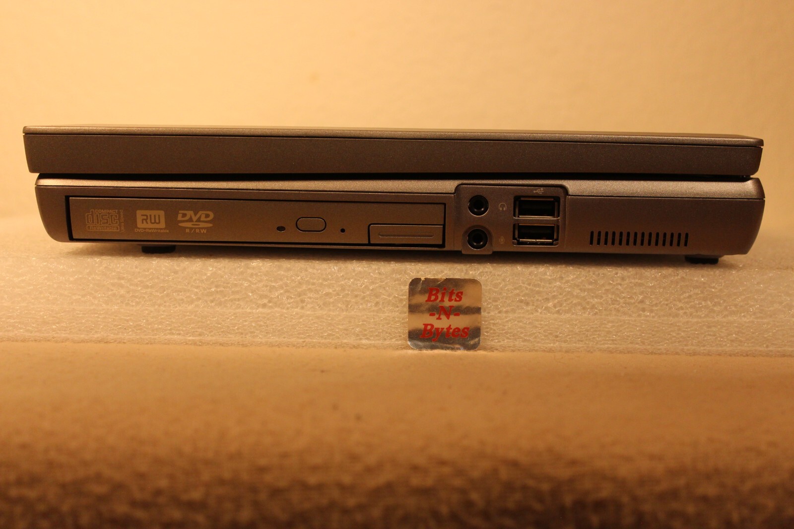 Dell D810 (1.86GHz/2.0GB/60GB/CDRW-DVD) WXGA Windows XP PRO, SERIAL Port