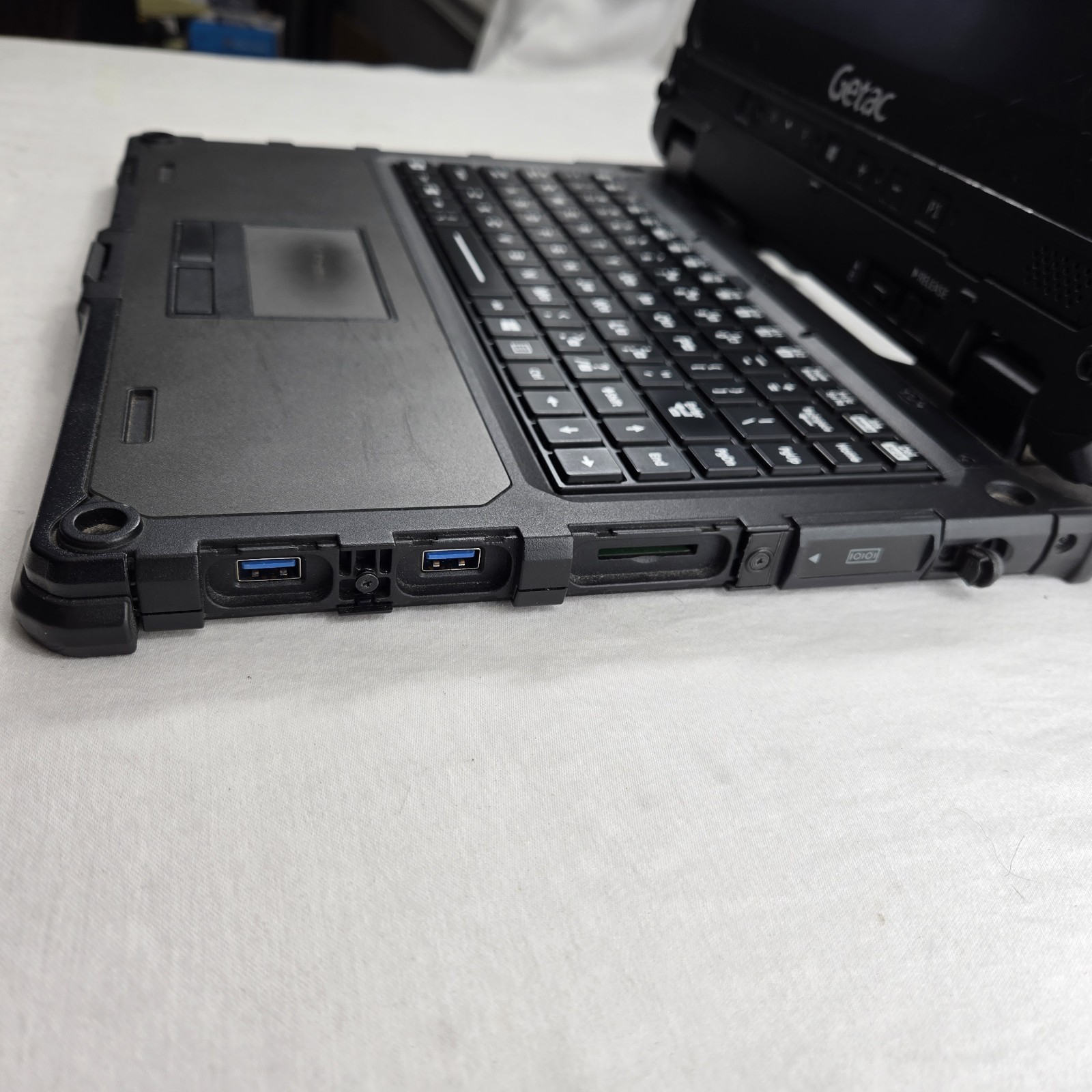 Getac K120 Toughbook i5-8250U 1.60GHz 256GB SSD 8GB Ram – GPS – 4G – W11 – READ