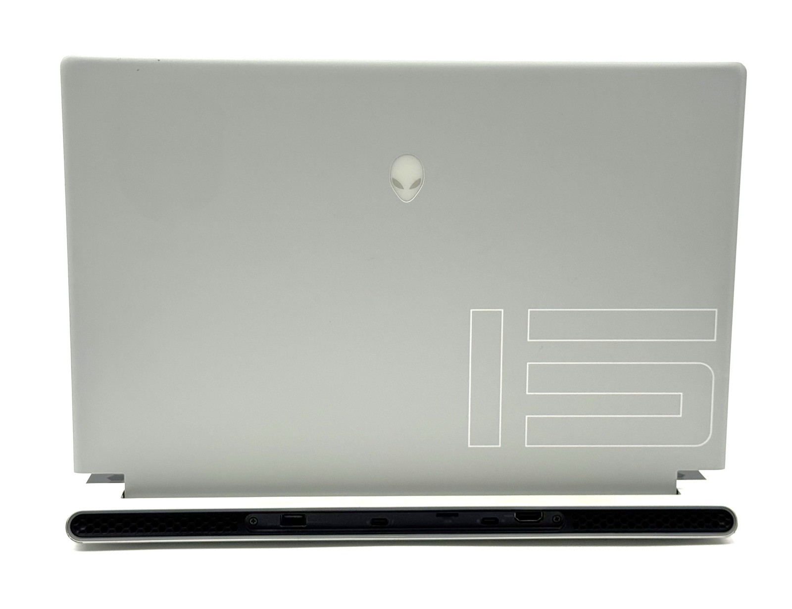 Alienware x15 R1 – FHD – i7-11800H – 32GB – RTX 3070 – 1TB SSD – Lunar Light