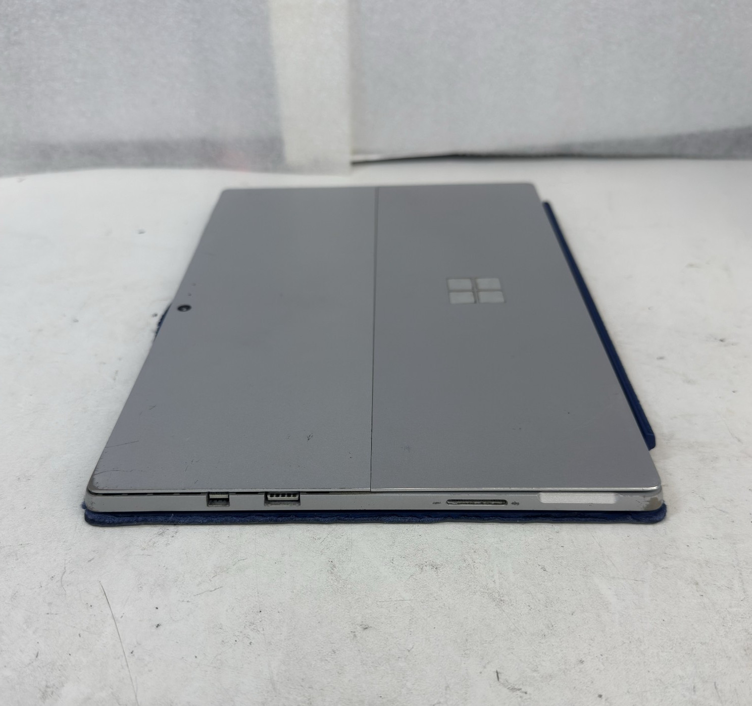 Microsoft Surface Pro 5 2017 m3-7Y30 128GB SSD 4GB RAM M1796 / NO TOUCH #SP2