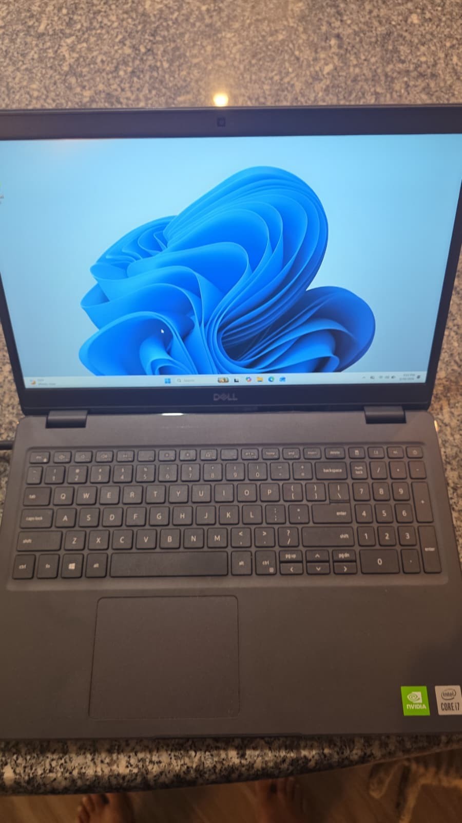 Dell Latitude 3510 15.6″ FHD i7-10510U 8GB 256GB SSD MX230 Win 11 Pro