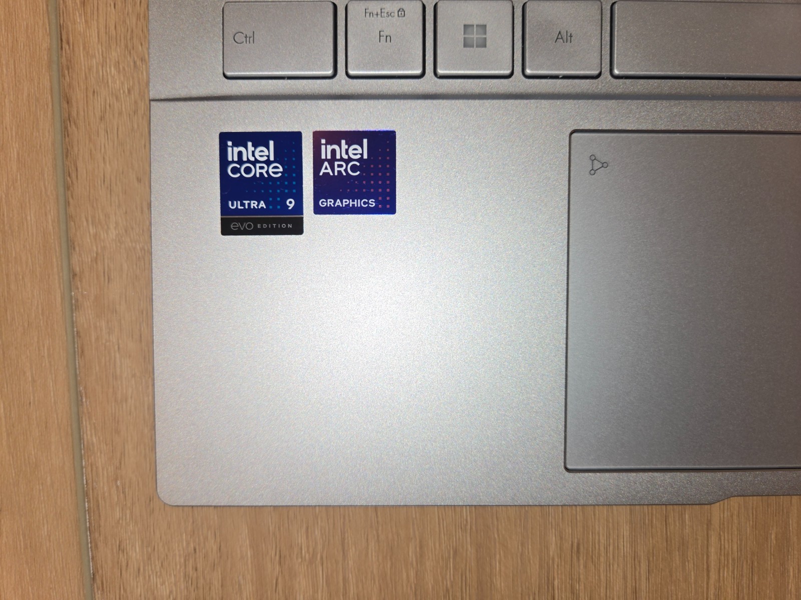 Asus Zenbook 14 CoreUltra 9 285H, 3K Touch, 32GB, 1TB SSD, Windows 11 Pro,Wifi 7