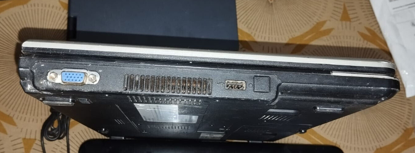 PC Retro – Packard Bell – Easy Note – Model Argo C -HD80GB 1GB RAM -for Parts