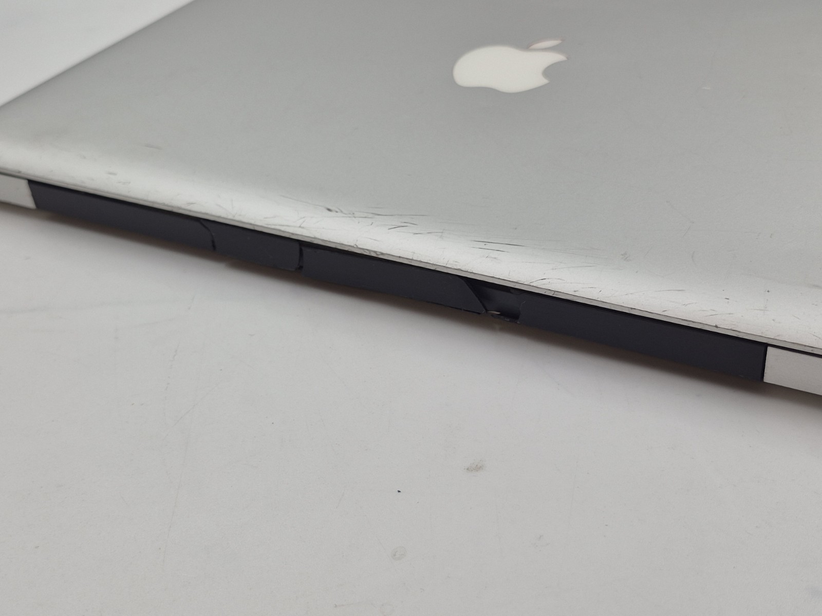 Apple MacBook Pro 13″ Mid 2012 i5-3210M 2.50GHz 4GB RAM 240GB SSD