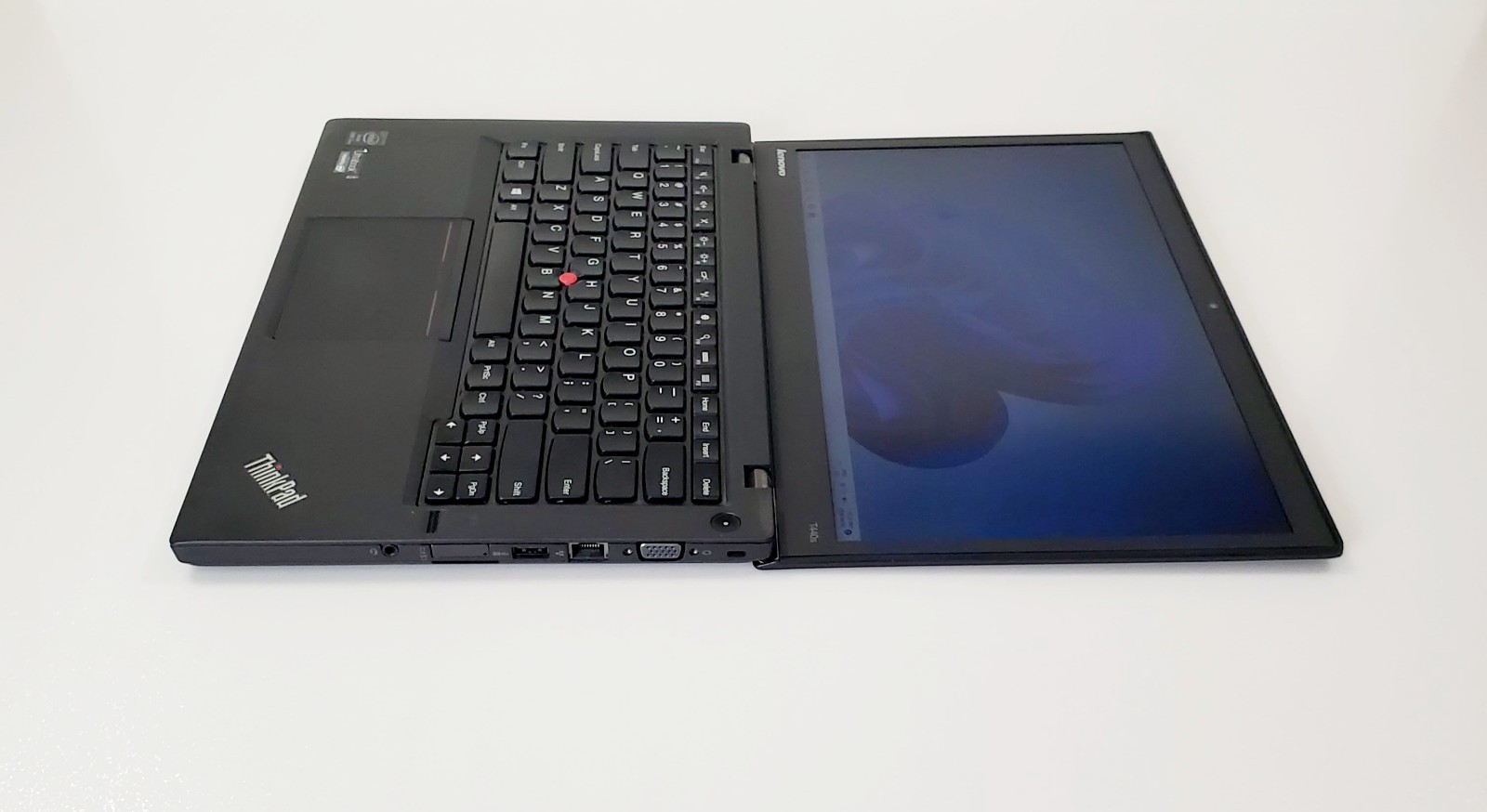 Lenovo ThinkPad T440s Core i7-4600U 12GB RAM, 500GB HDD Windows 11 Pro Activated