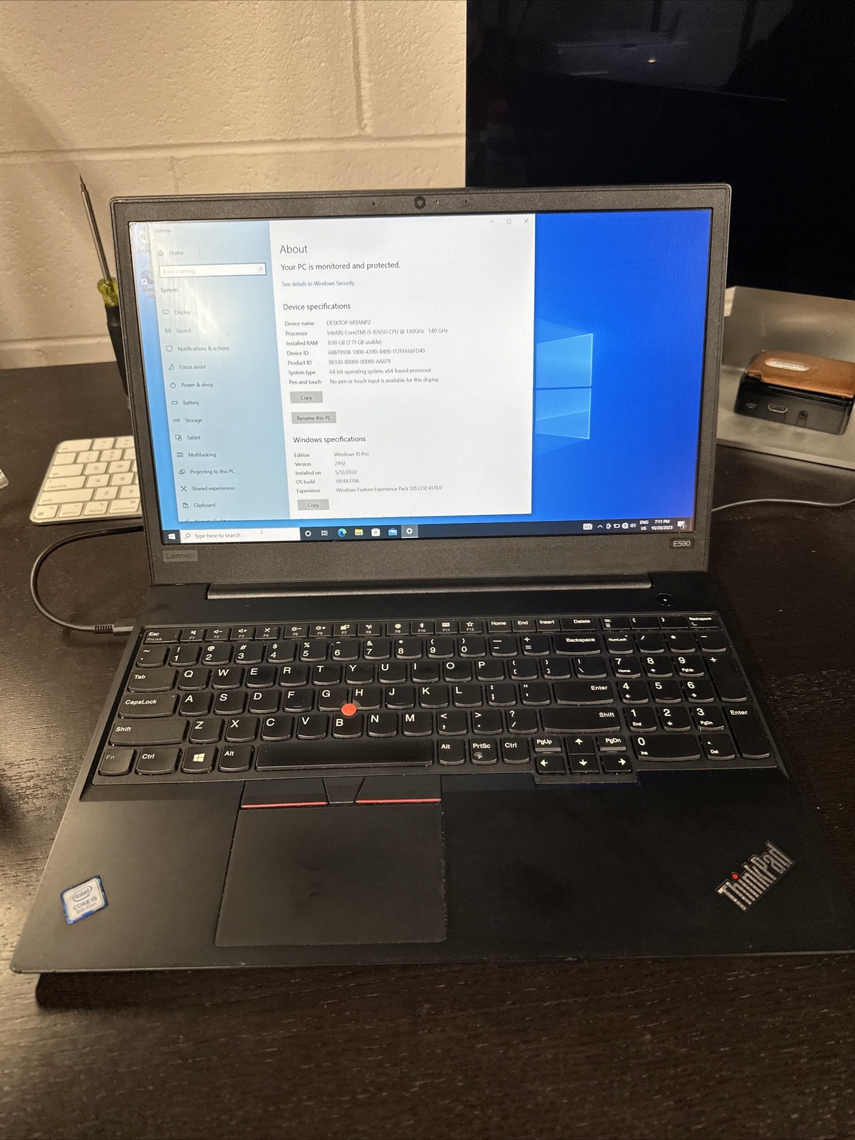 Lenovo 20NB001JUS 15.6-Inch 8 Gb RAM 256 Gb SSD Notebook – Black