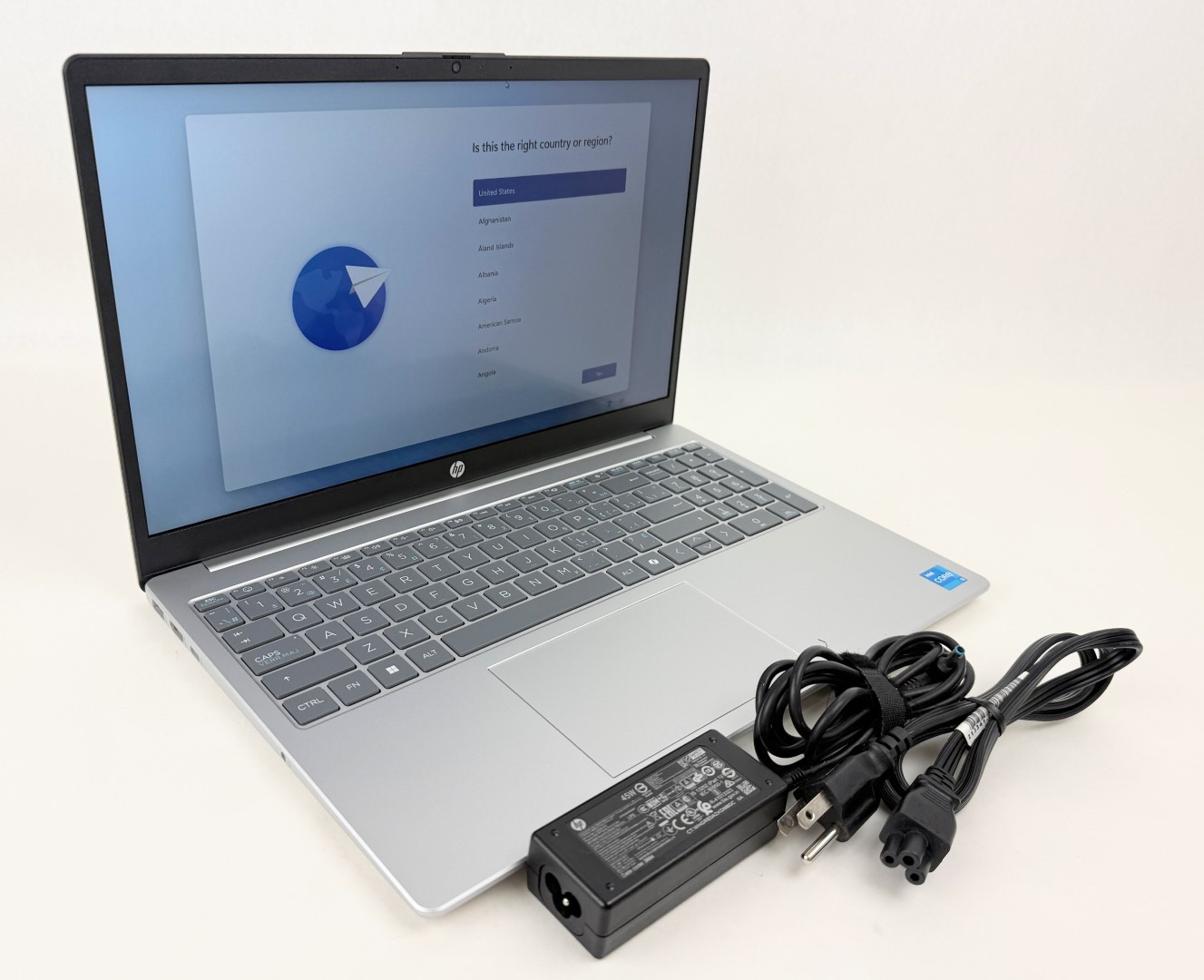 HP 15-fd0083ca 15.6″ FHD Touch i3-1315U 16GB 512GB SSD W11H