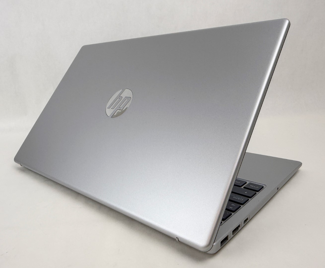 HP 15-fd0083ca 15.6″ FHD Touch i3-1315U 16GB 512GB SSD W11H