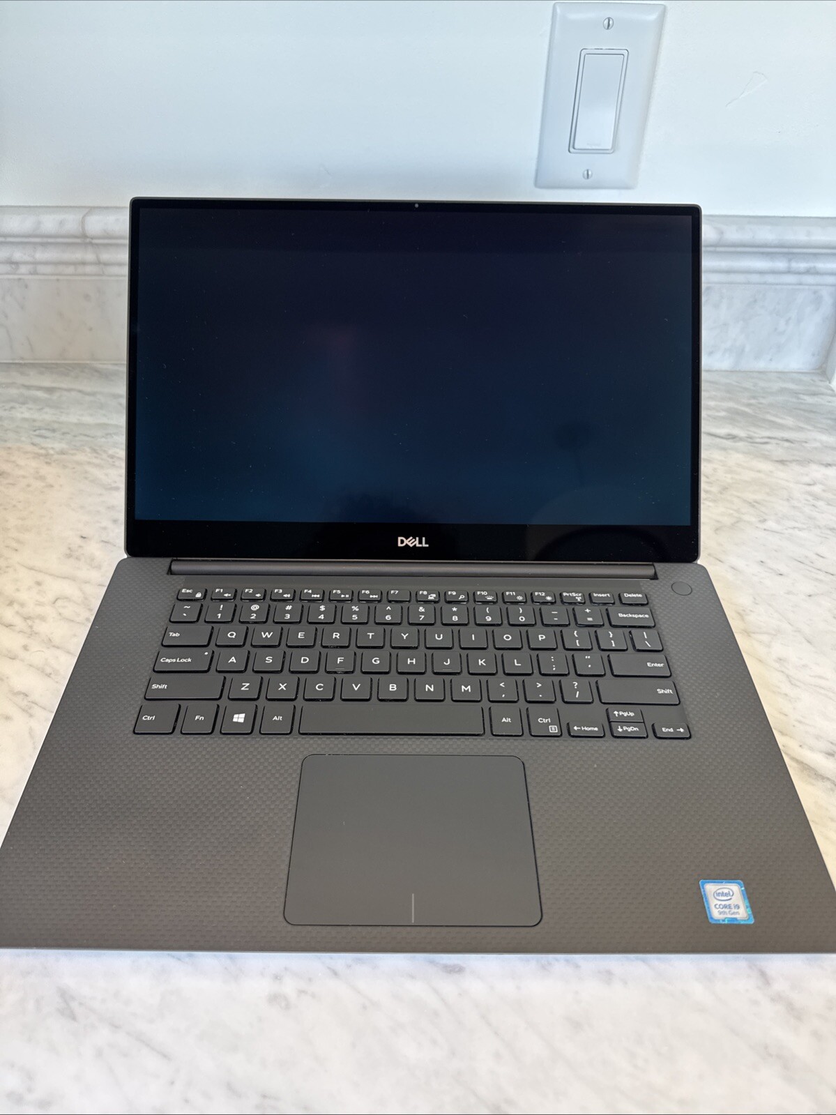 Dell XPS 15 7590 15.6″ (1TB SSD, Intel Core i7 9th Gen., 2.60GHz, 32GB) Laptop