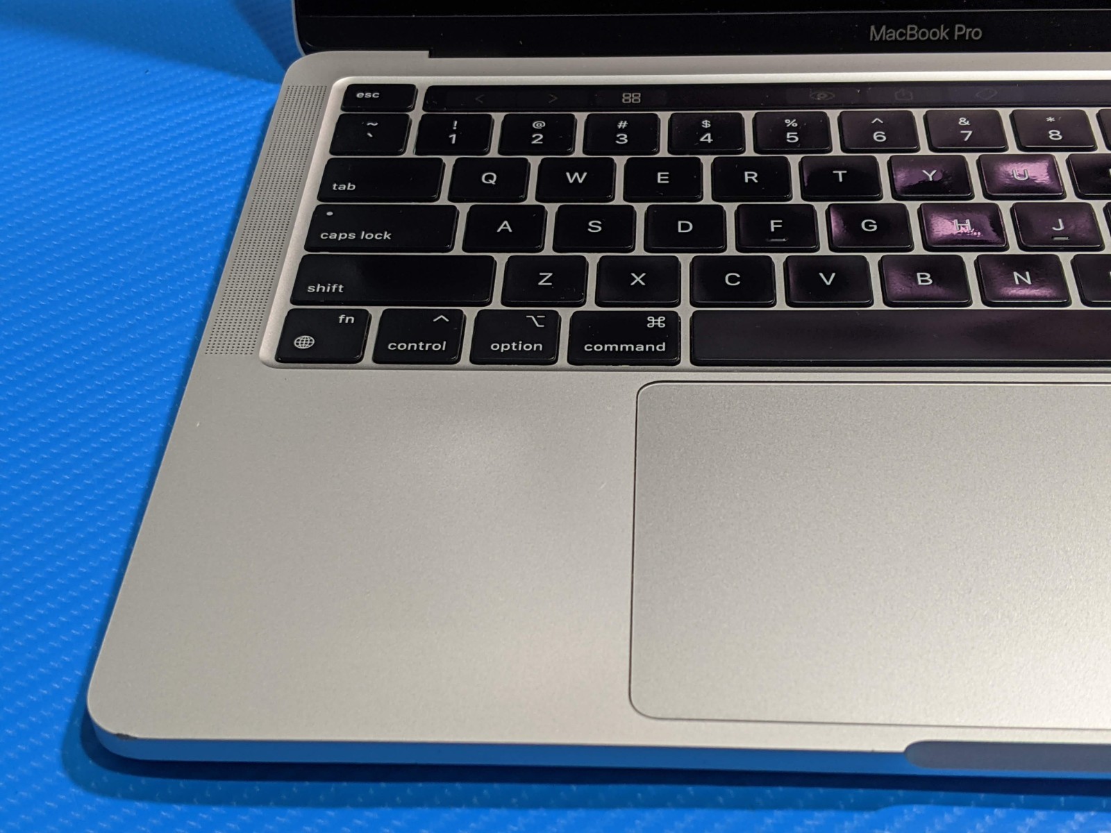 Apple MacBook Pro A2338 (2020) 13.3″ M1 8CPU/8GPU 3.2GHz 8GB 256GB MYDA2LL/A +PA