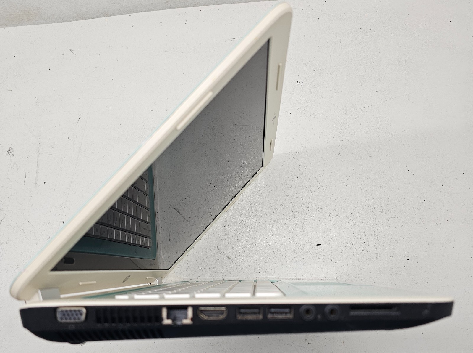 HP Pavilion g6-1b59wm Laptop AMD A4-3300M 4GB Ram NO HD/OS (FL)