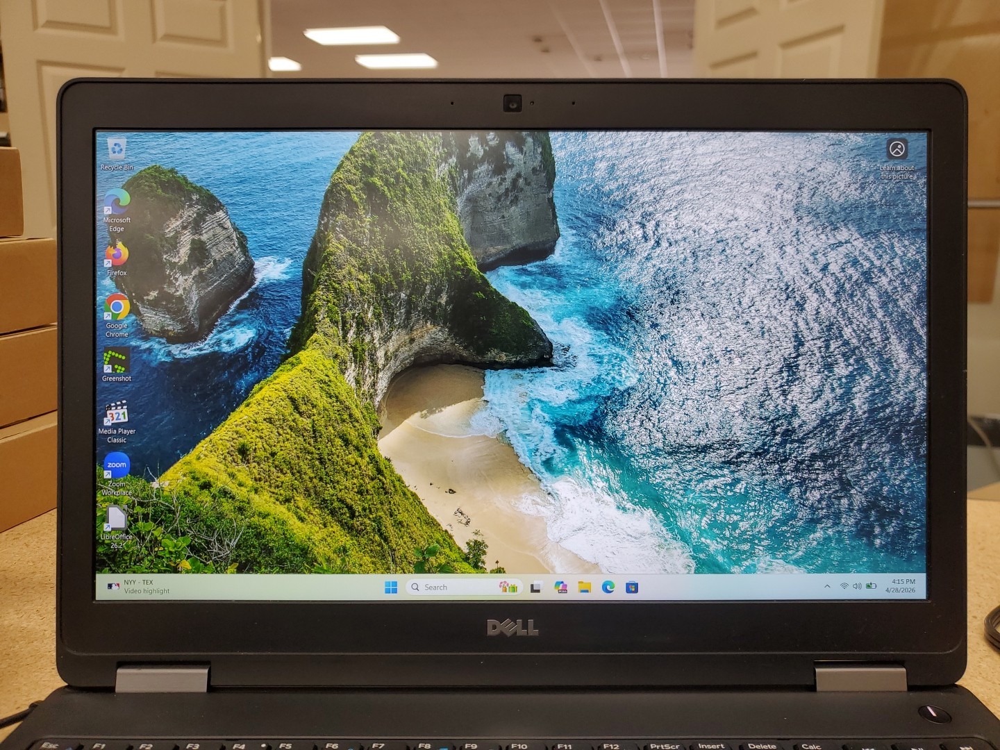 Dell Latitude E5570 15.6″ (500g SSD, Intel Core i5 6th Gen., 8GB) 042026-4