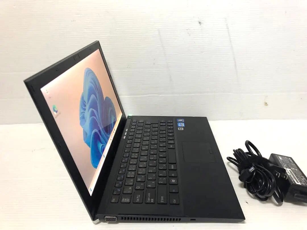 SONY Vaio SVZ1311AJ Win11 Core i3-3110M 2.4GHz 4GB 128GB SSD