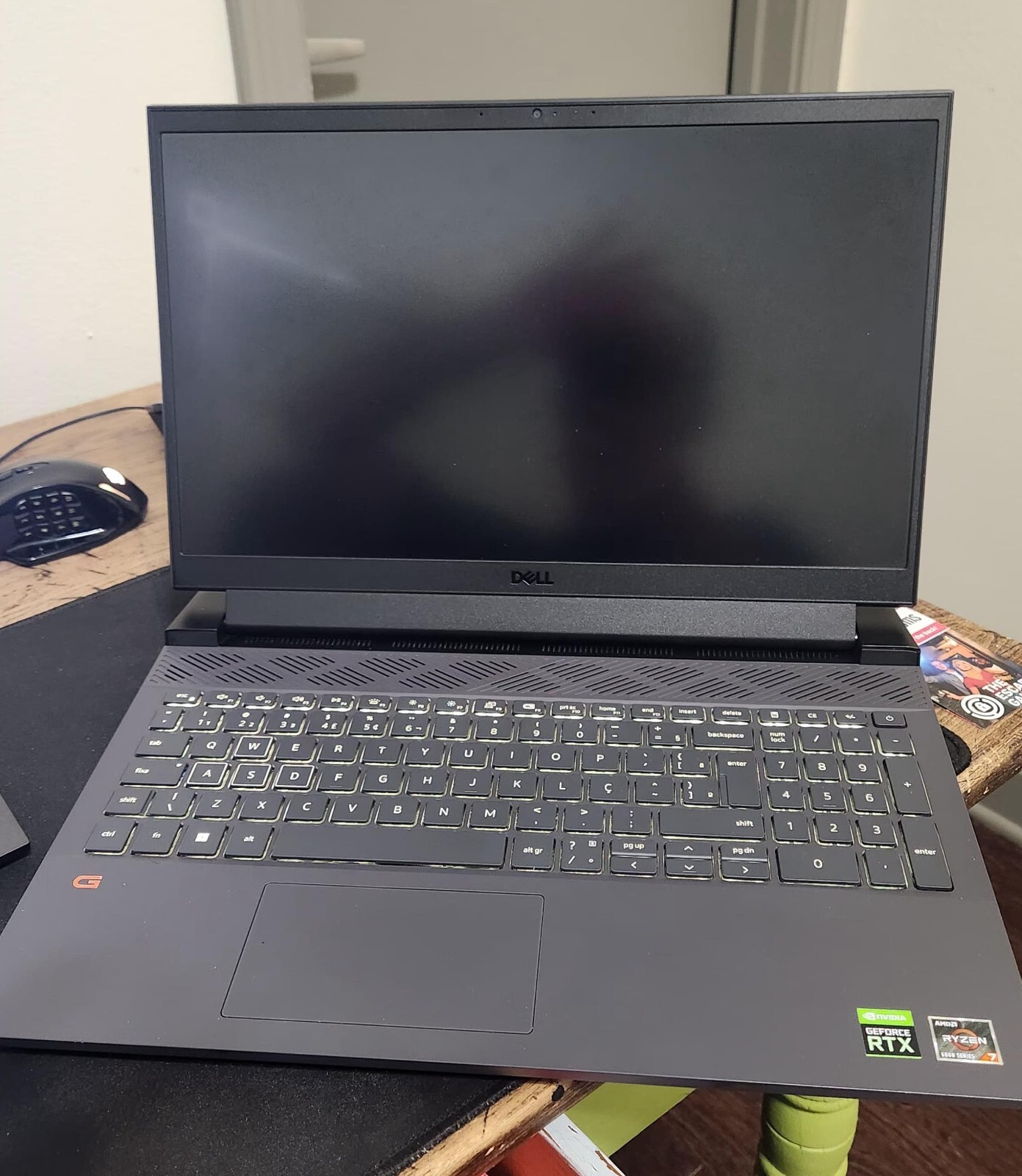 DELL G15 – R7 6800H – RTX 3060 – FHD 165Hz – RAM 16GB/SDD 512GB – W11 PRO