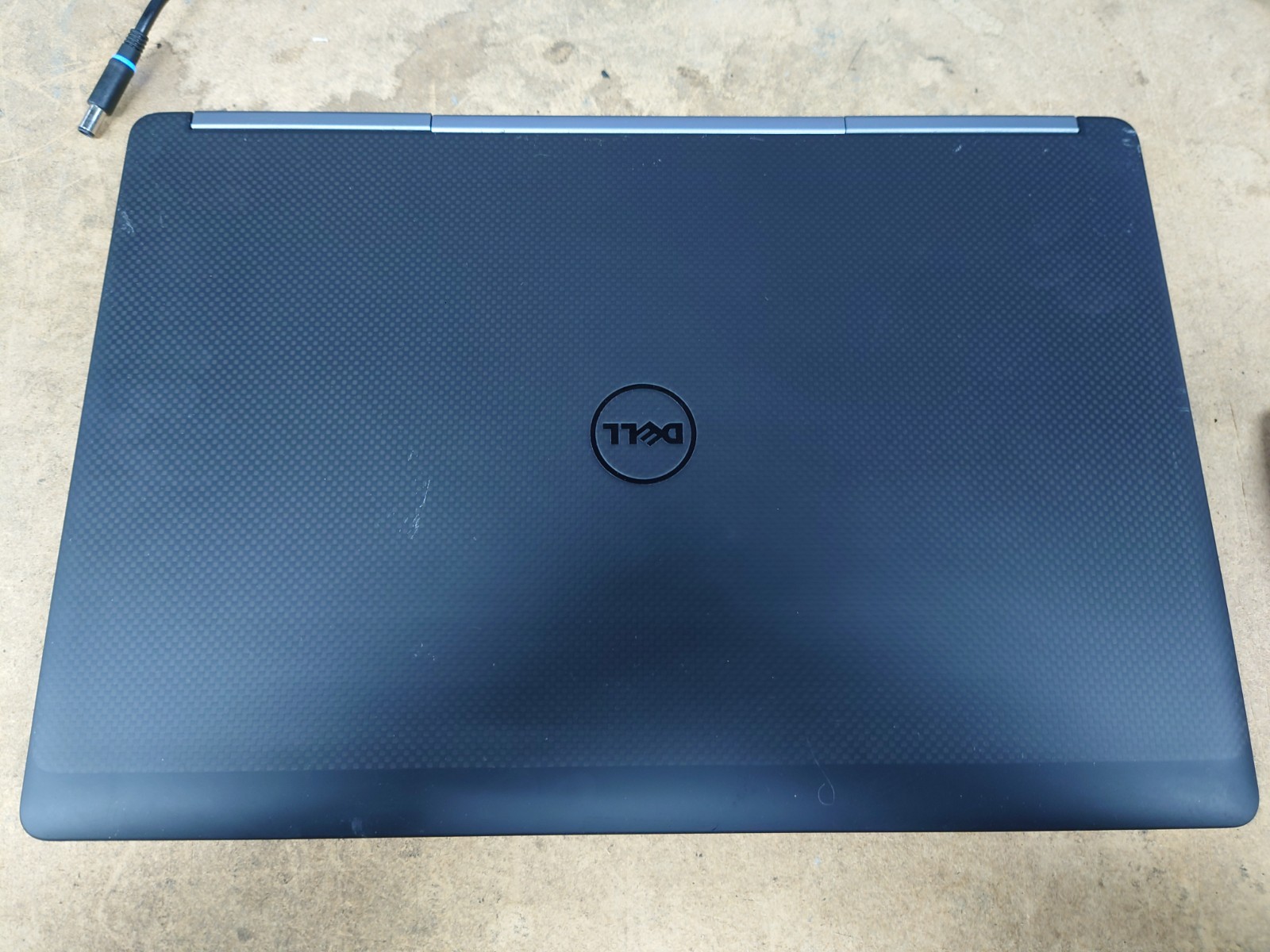 Dell Precision 7720 17.3″ FHD i7-7700HQ 8GB RAM Radeon Pro WX 4130 No OS/SSD