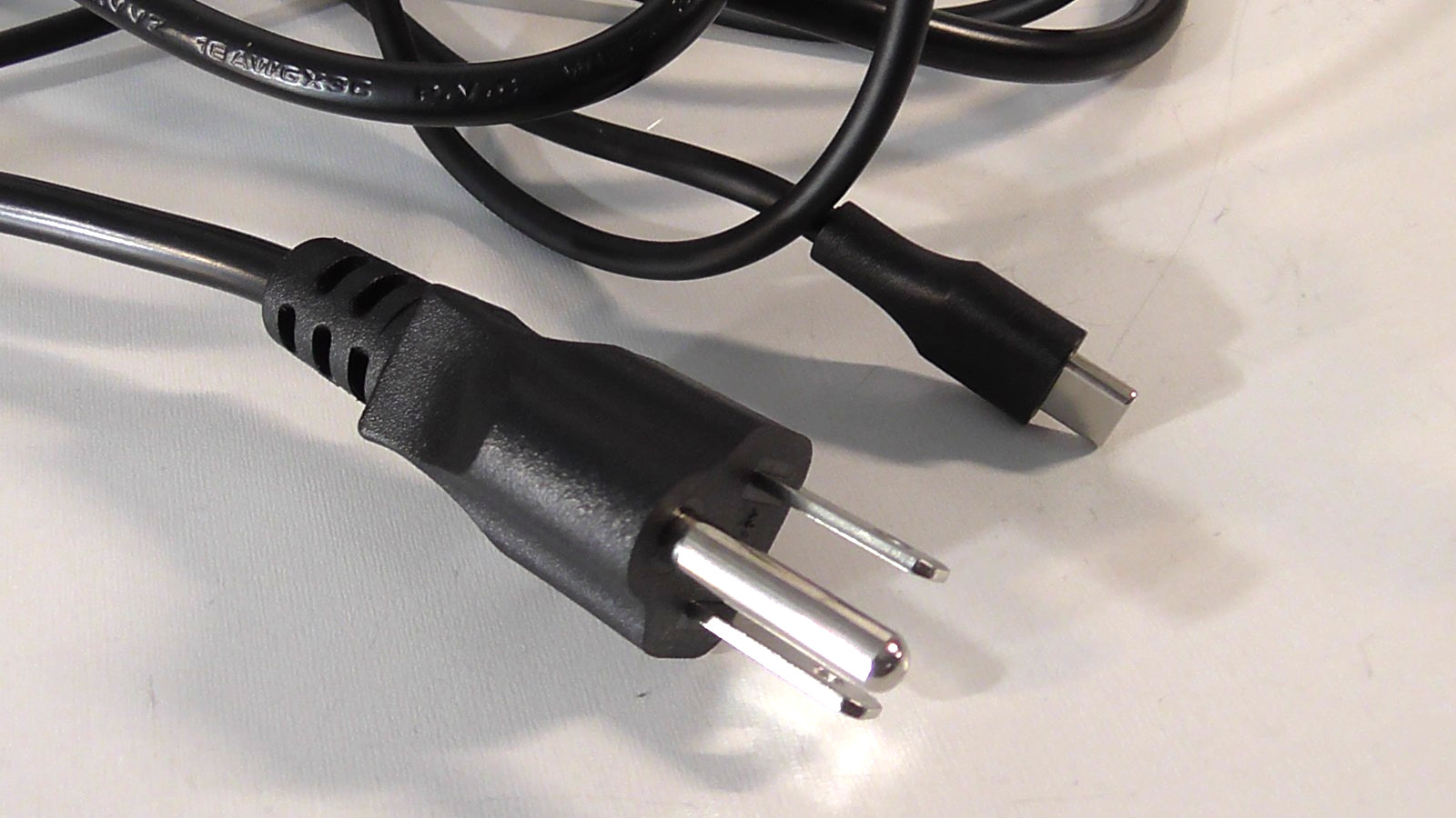 DELL CHROMEBOOK 3100 AND POWER SUPPLY –Good condition.