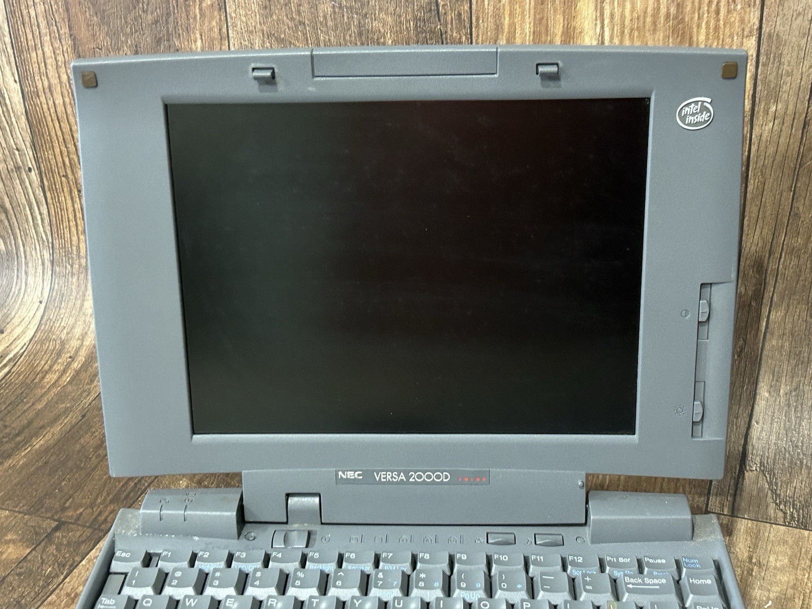 NEC Versa 2000D Laptop For Parts As Is PC-6010-41301W Retro