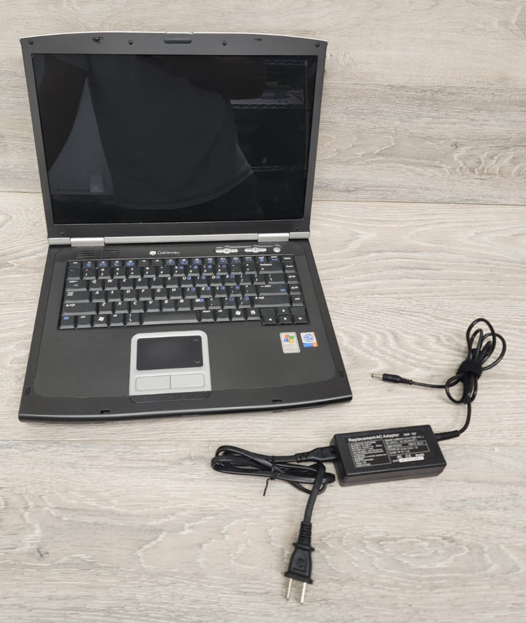 Gateway 7330 7330GZ Laptop PC Intel Pentium 4 @ 1.86GHz 480MB RAM NO HDD READ