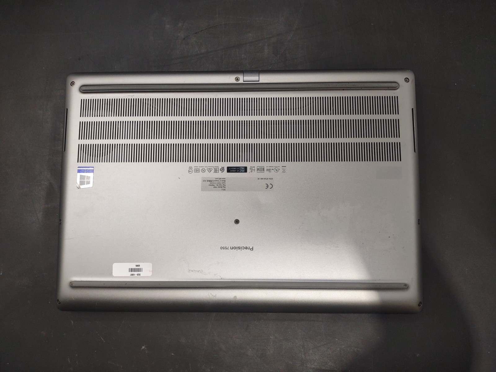 Dell Precision 7550 i7 10850H @ 2.70Ghz 32GB RAM NO HDD NO OS